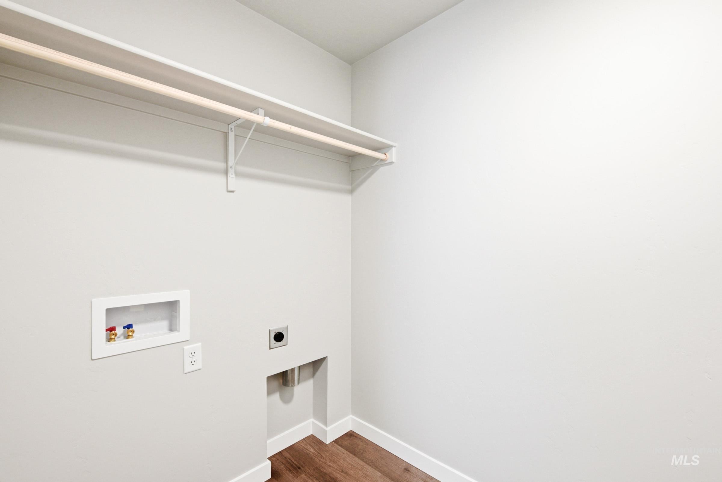 6674 W Redwood Creek Dr, Meridian, Idaho 83646, 3 Bedrooms, 2.5 Bathrooms, Residential For Sale, Price $470,990, 98981849