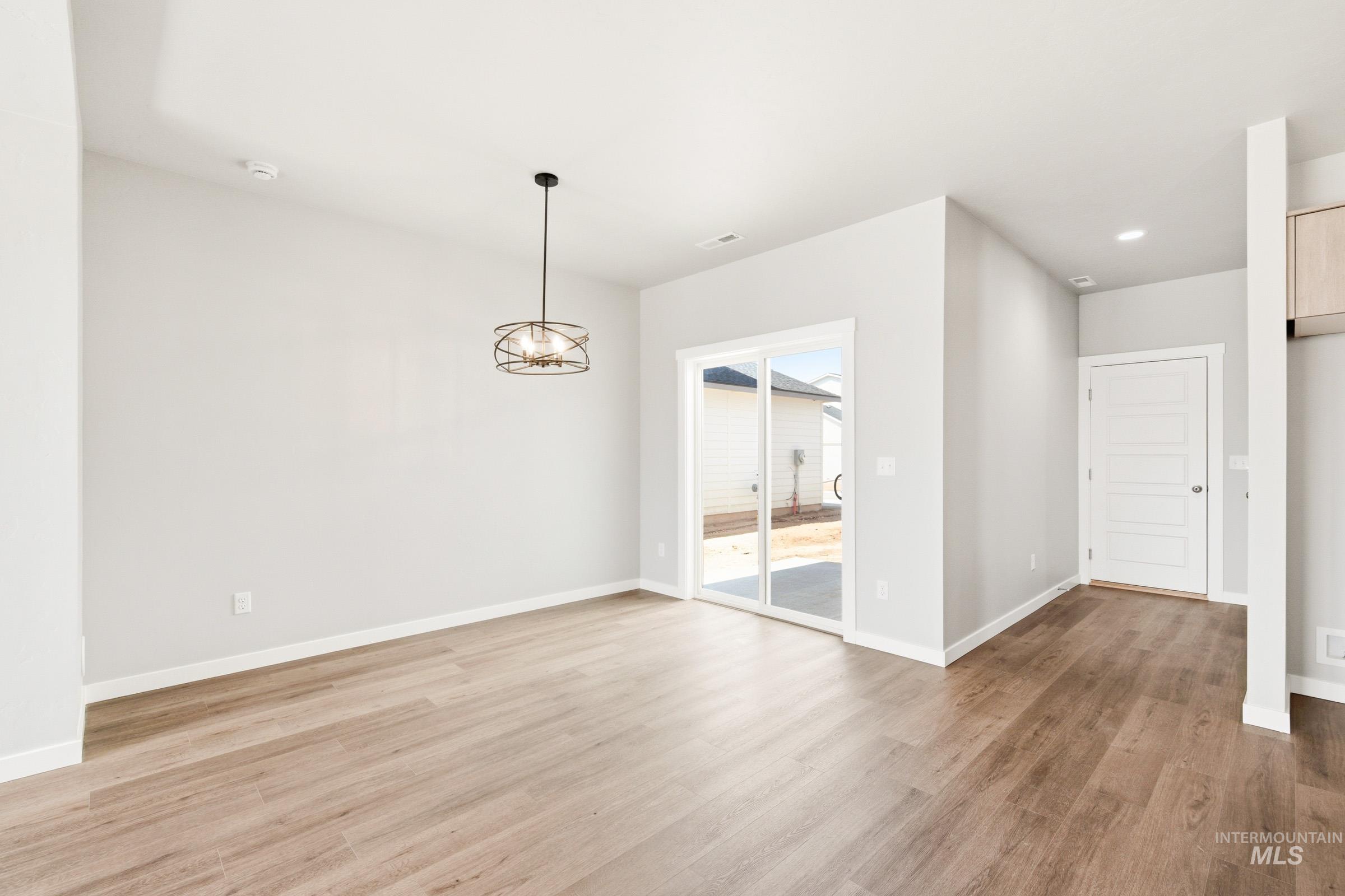 6674 W Redwood Creek Dr, Meridian, Idaho 83646, 3 Bedrooms, 2.5 Bathrooms, Residential For Sale, Price $470,990, 98981849