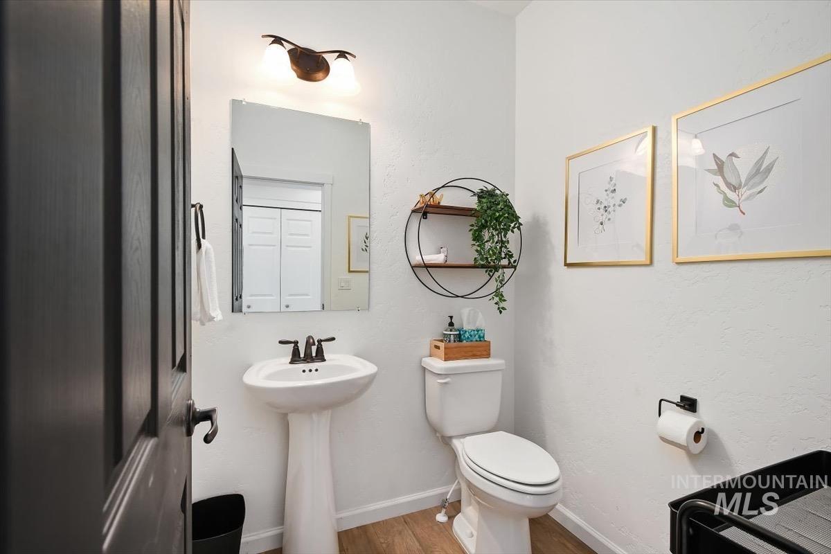 70 Wapiti Ct., Garden Valley, Idaho 83622, 4 Bedrooms, 2.5 Bathrooms, Residential For Sale, Price $599,900, 98981858