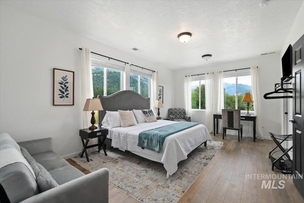 70 Wapiti Ct., Garden Valley, Idaho 83622, 4 Bedrooms, 2.5 Bathrooms, Residential For Sale, Price $599,900, 98981858