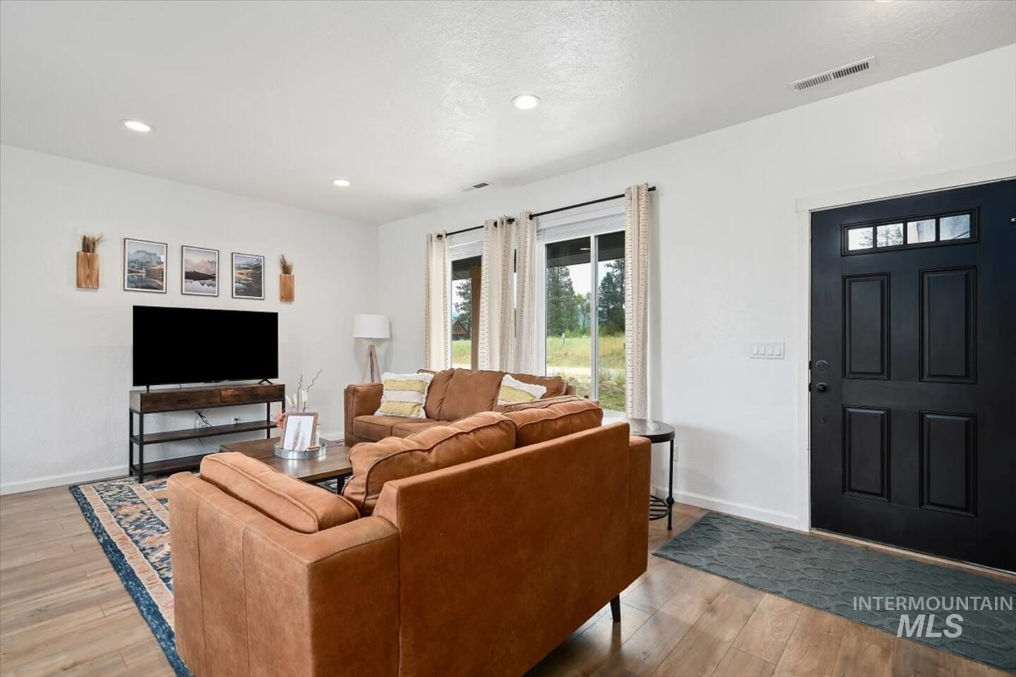 70 Wapiti Ct., Garden Valley, Idaho 83622, 4 Bedrooms, 2.5 Bathrooms, Residential For Sale, Price $599,900, 98981858