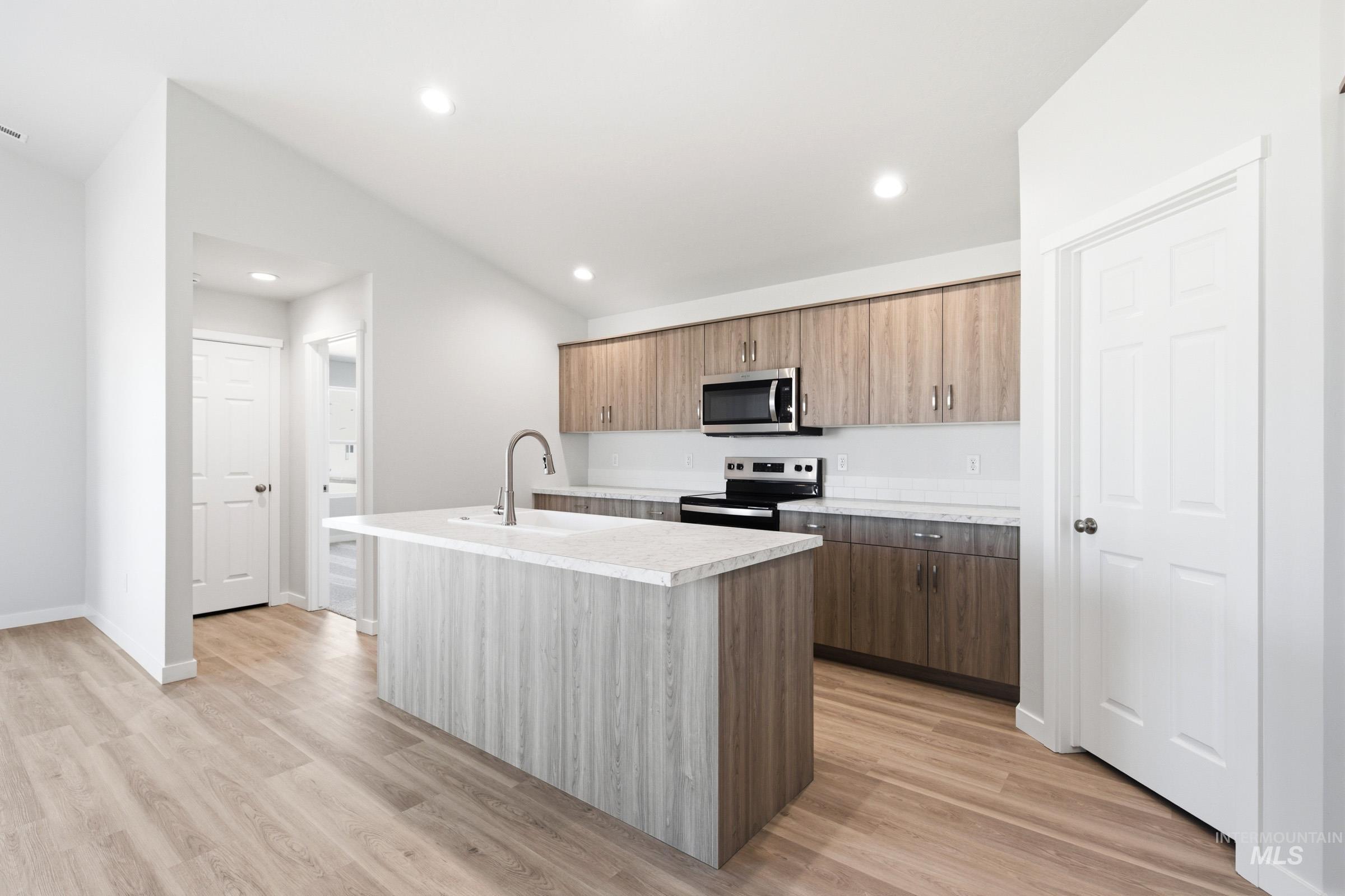 7092 E Marble Springs Dr, Nampa, Idaho 83687, 4 Bedrooms, 2 Bathrooms, Residential For Sale, Price $465,990, 98981864