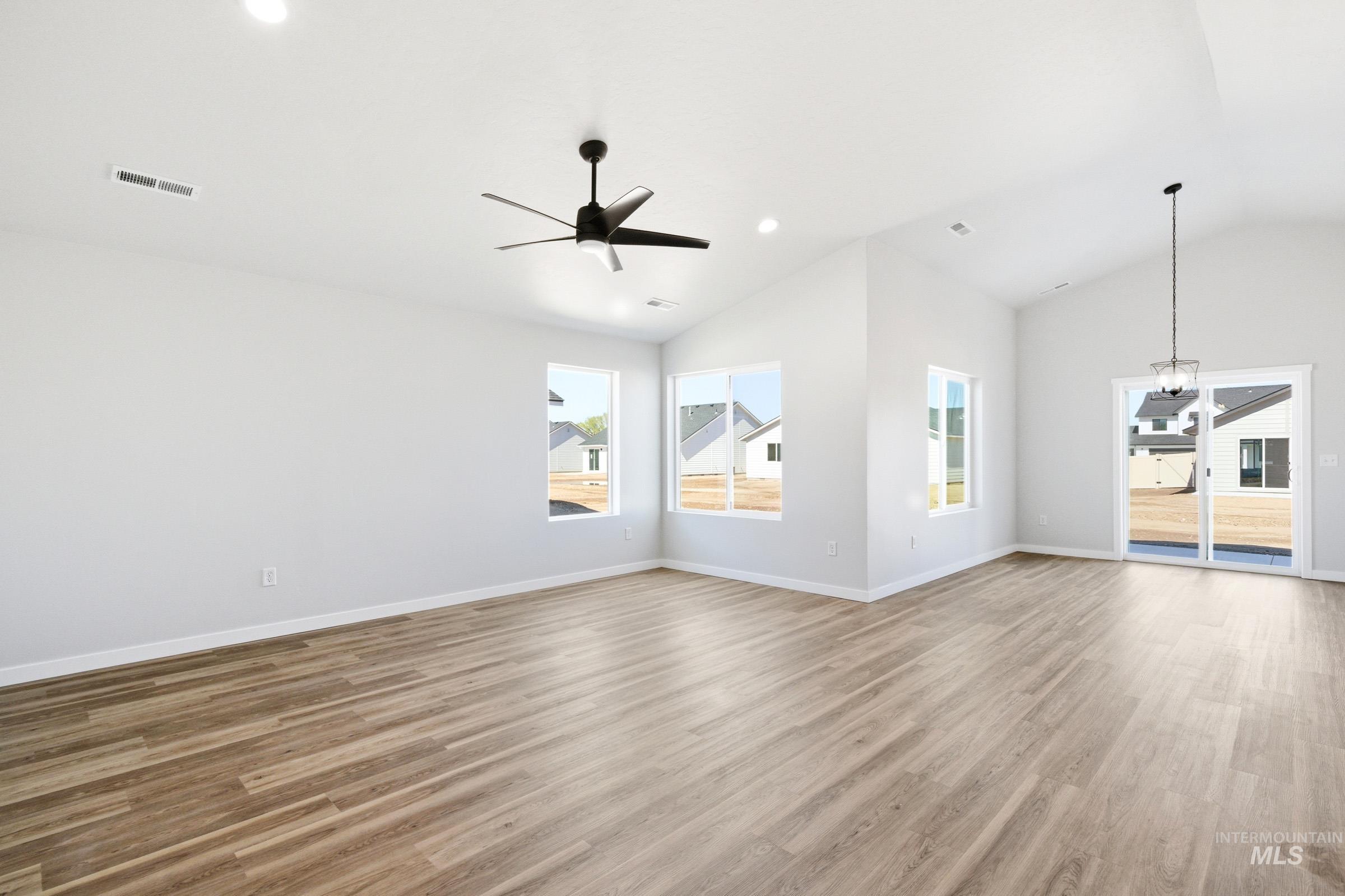 7092 E Marble Springs Dr, Nampa, Idaho 83687, 4 Bedrooms, 2 Bathrooms, Residential For Sale, Price $465,990, 98981864