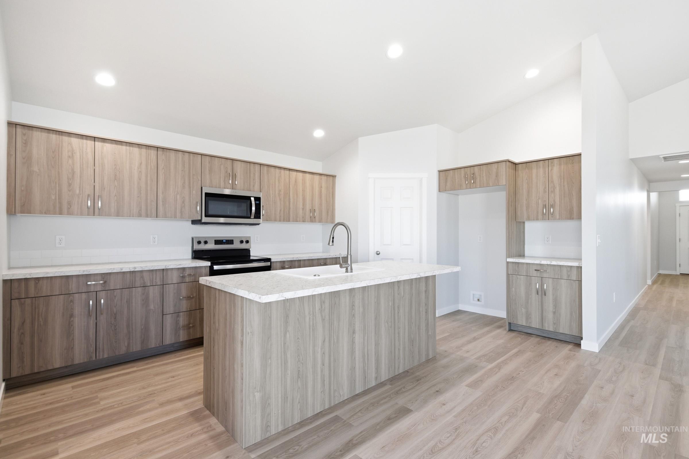 7092 E Marble Springs Dr, Nampa, Idaho 83687, 4 Bedrooms, 2 Bathrooms, Residential For Sale, Price $465,990, 98981864