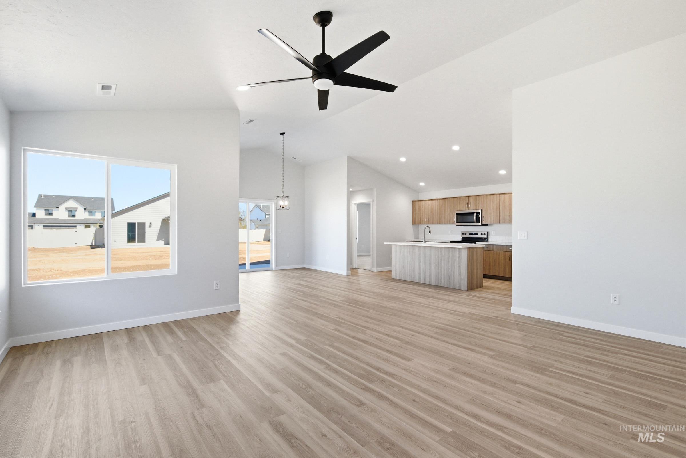 7092 E Marble Springs Dr, Nampa, Idaho 83687, 4 Bedrooms, 2 Bathrooms, Residential For Sale, Price $465,990, 98981864