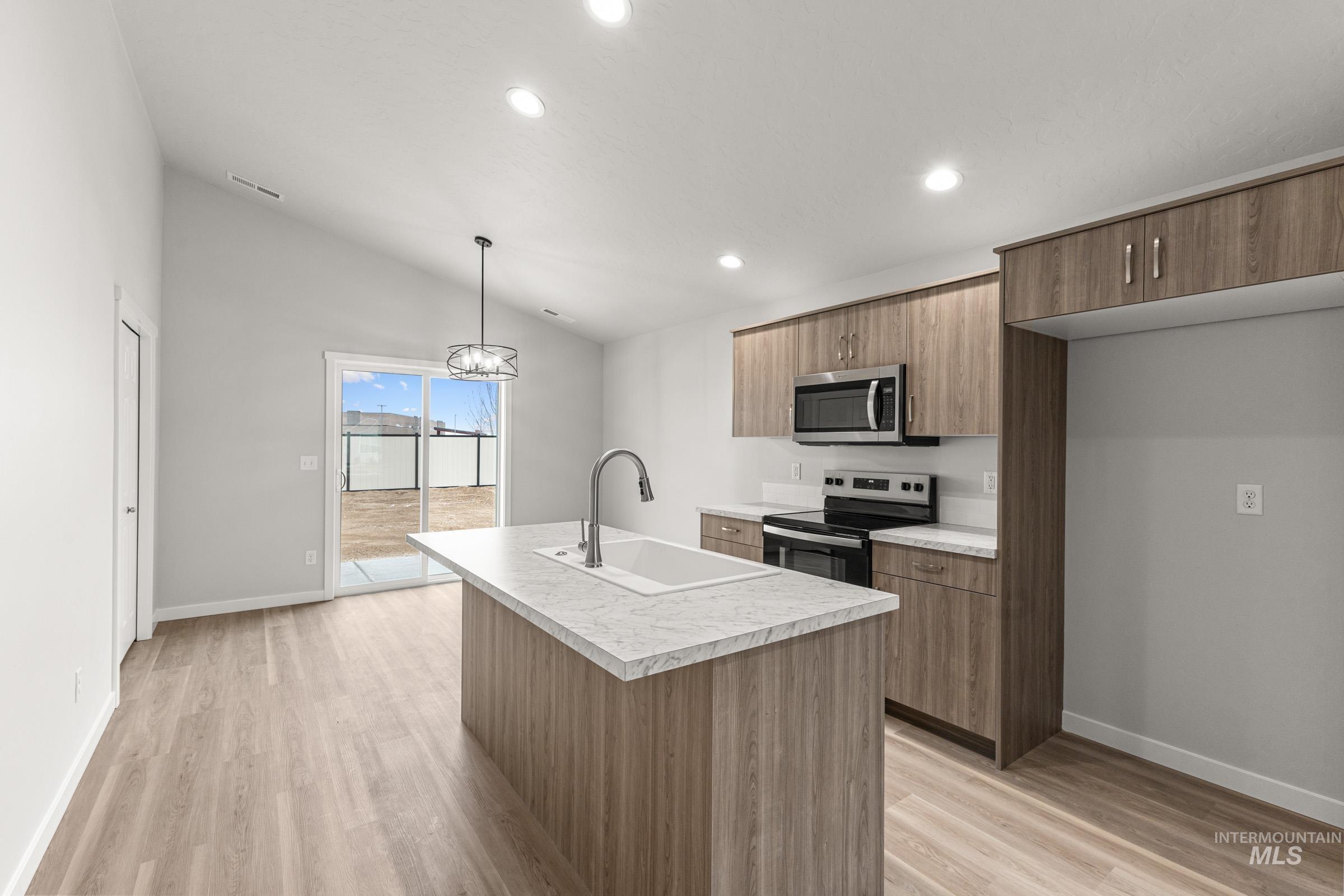 4112 Austin St, Caldwell, Idaho 83605, 3 Bedrooms, 2 Bathrooms, Residential For Sale, Price $384,990, 98981865