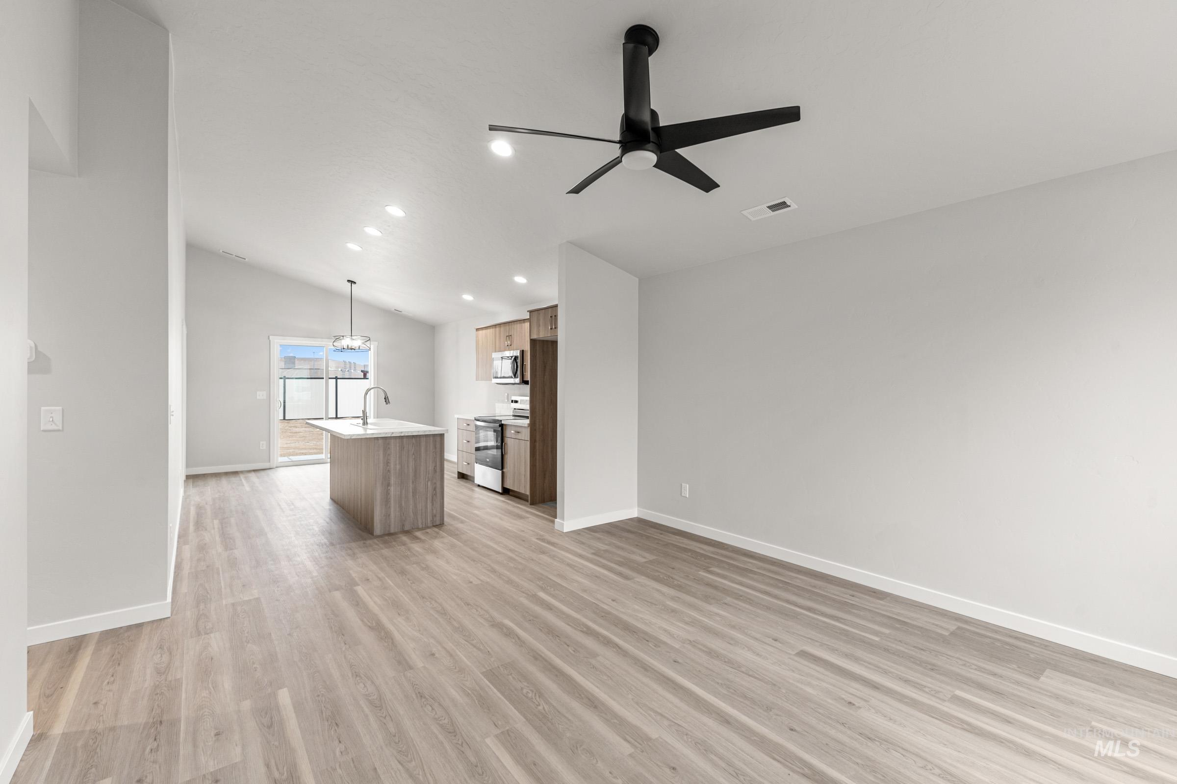 4112 Austin St, Caldwell, Idaho 83605, 3 Bedrooms, 2 Bathrooms, Residential For Sale, Price $384,990, 98981865