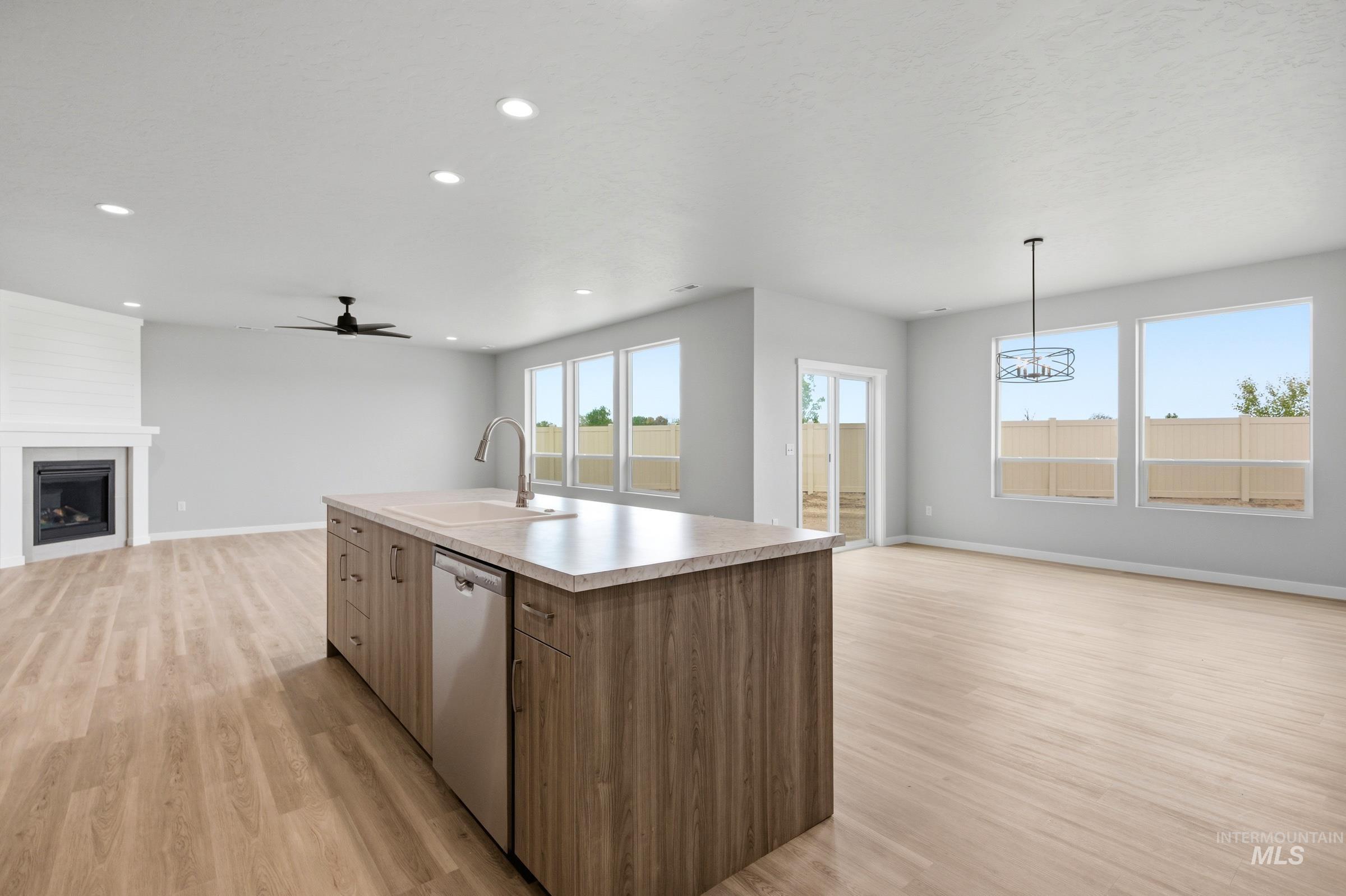 517 Waverly Ave, Middleton, Idaho 83644, 4 Bedrooms, 3.5 Bathrooms, Residential For Sale, Price $589,990,MLS 98981868