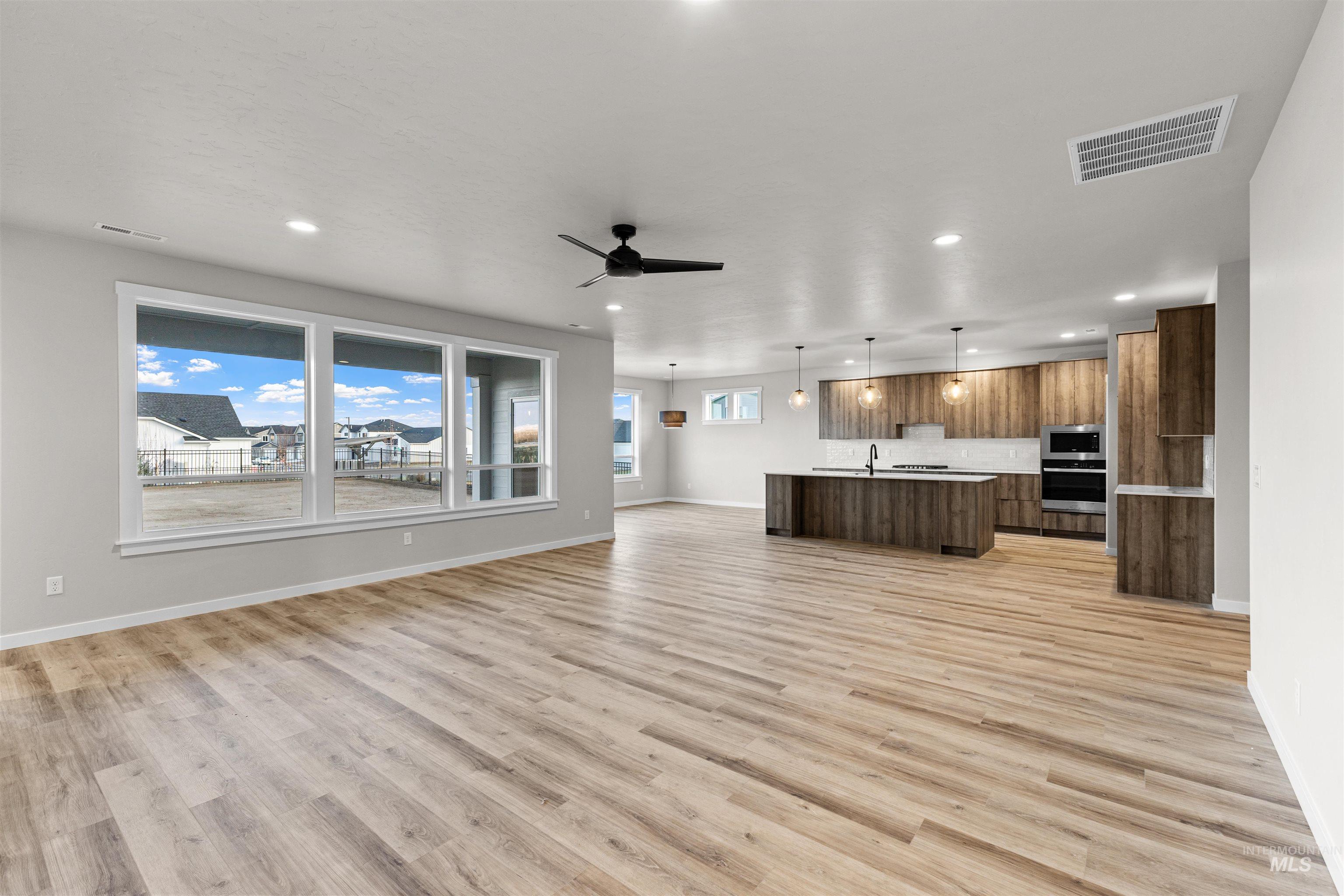 1038 W Cub River Dr, Meridian, Idaho 83642, 4 Bedrooms, 2.5 Bathrooms, Residential For Sale, Price $619,990, 98981871