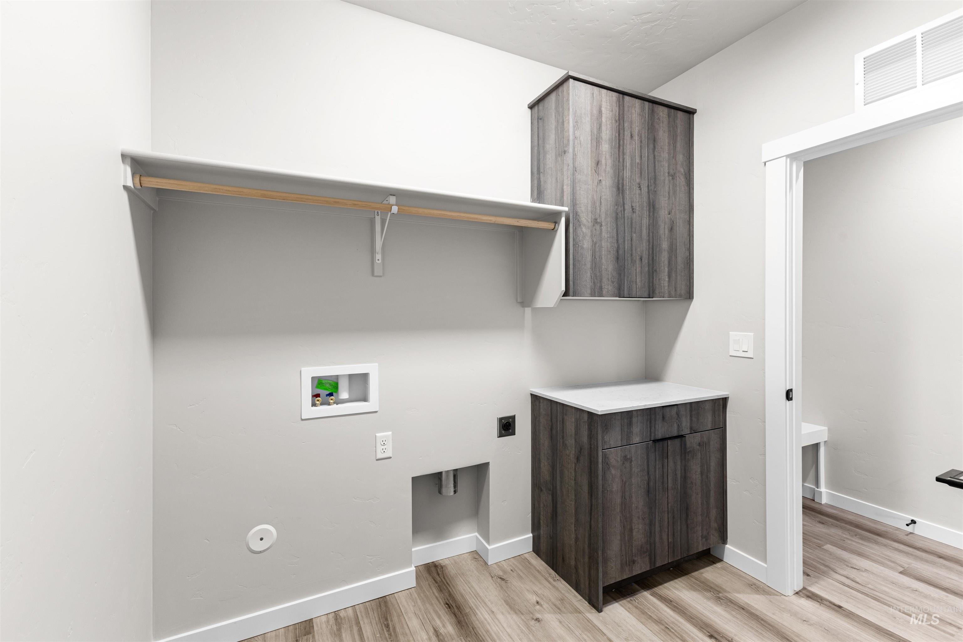 1038 W Cub River Dr, Meridian, Idaho 83642, 4 Bedrooms, 2.5 Bathrooms, Residential For Sale, Price $619,990, 98981871