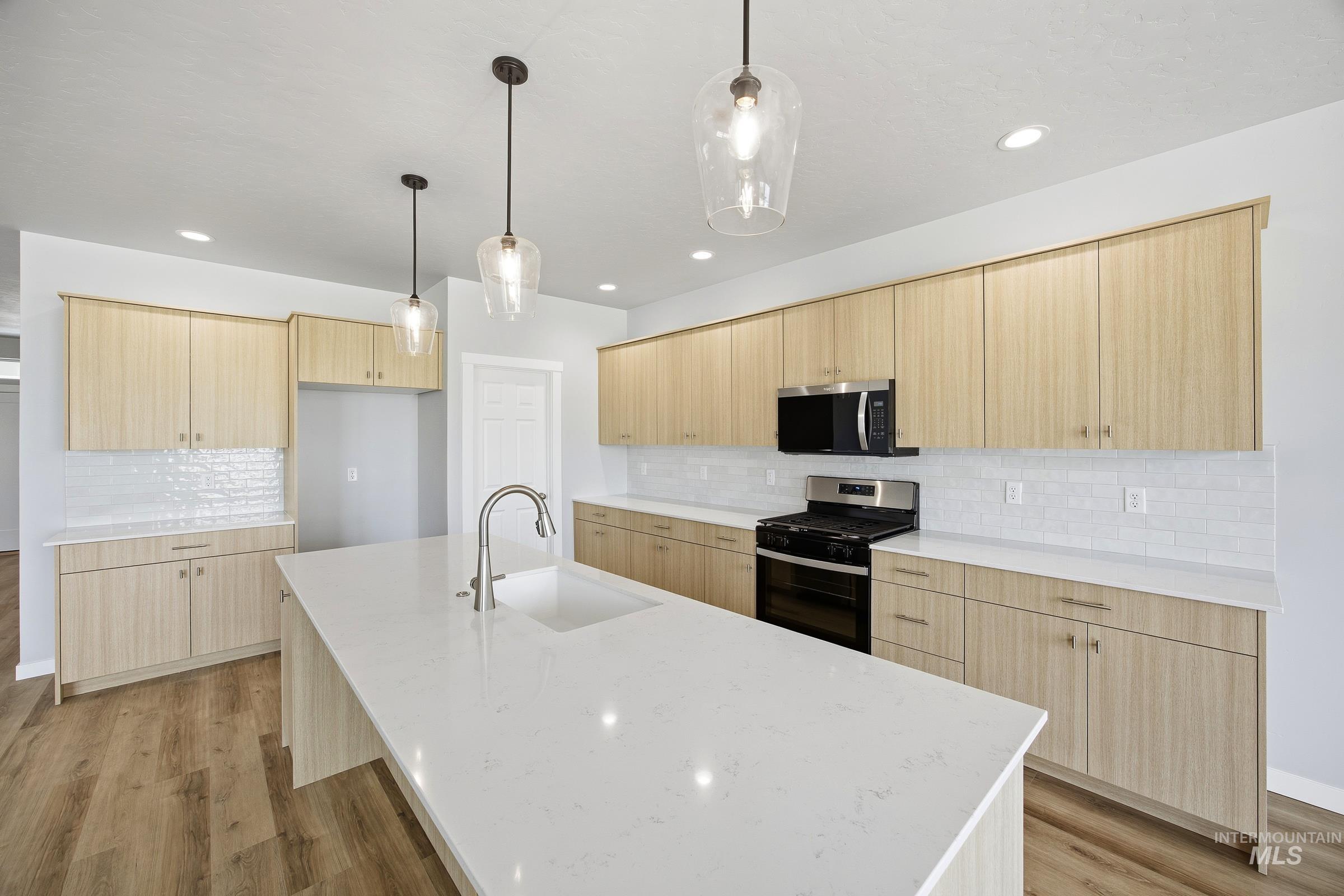 1038 W Cub River Dr, Meridian, Idaho 83642, 4 Bedrooms, 2.5 Bathrooms, Residential For Sale, Price $615,990, 98981871