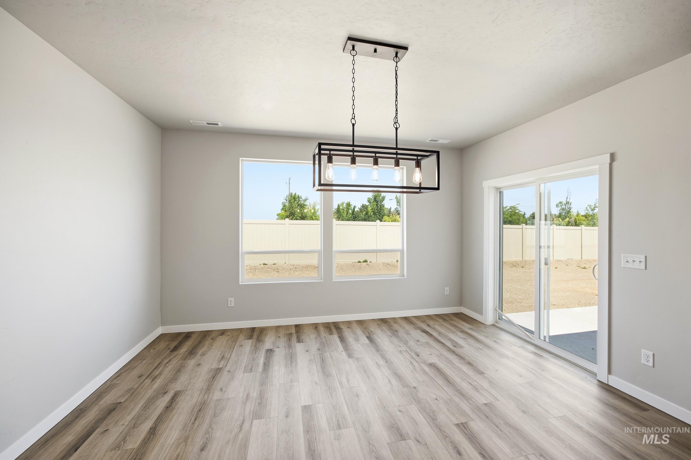 1038 W Cub River Dr, Meridian, Idaho 83642, 4 Bedrooms, 2.5 Bathrooms, Residential For Sale, Price $615,990, 98981871
