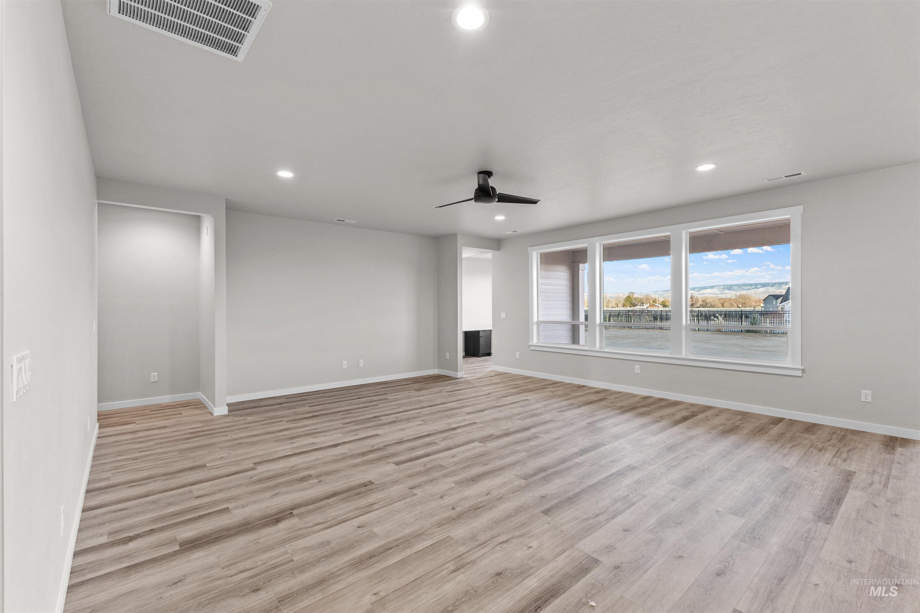 1038 W Cub River Dr, Meridian, Idaho 83642, 4 Bedrooms, 2.5 Bathrooms, Residential For Sale, Price $619,990, 98981871