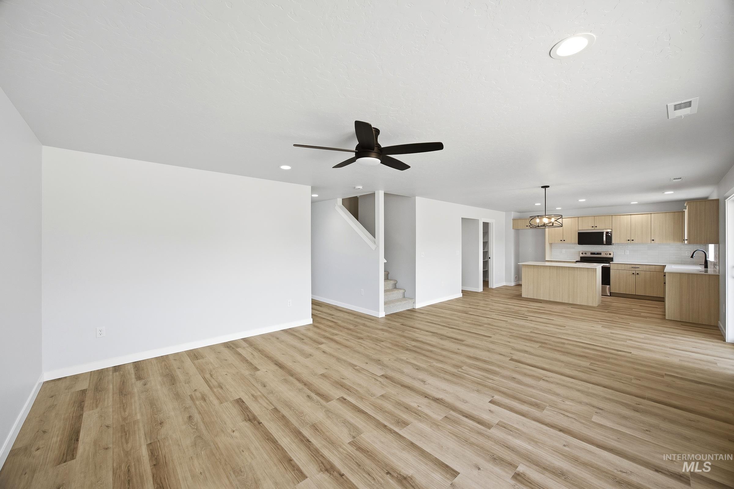 1298 W Pack River Dr, Meridian, Idaho 83642, 4 Bedrooms, 2.5 Bathrooms, Residential For Sale, Price $564,990, 98981872