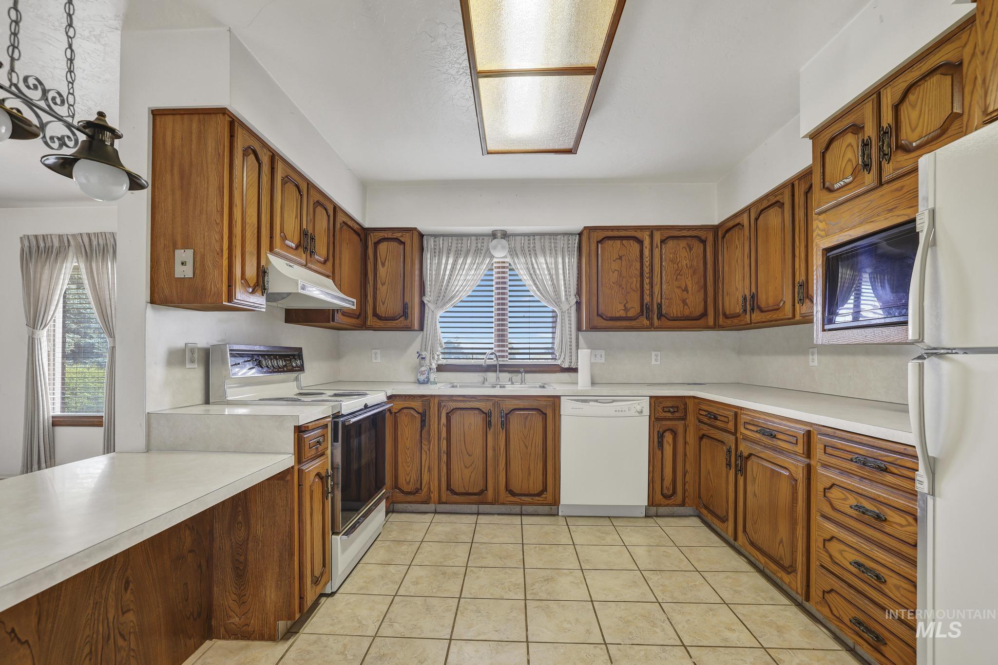 22 Horseshoe Cir, Jerome, Idaho 83338-5984, 3 Bedrooms, 2 Bathrooms, Residential For Sale, Price $600,000, 98981894