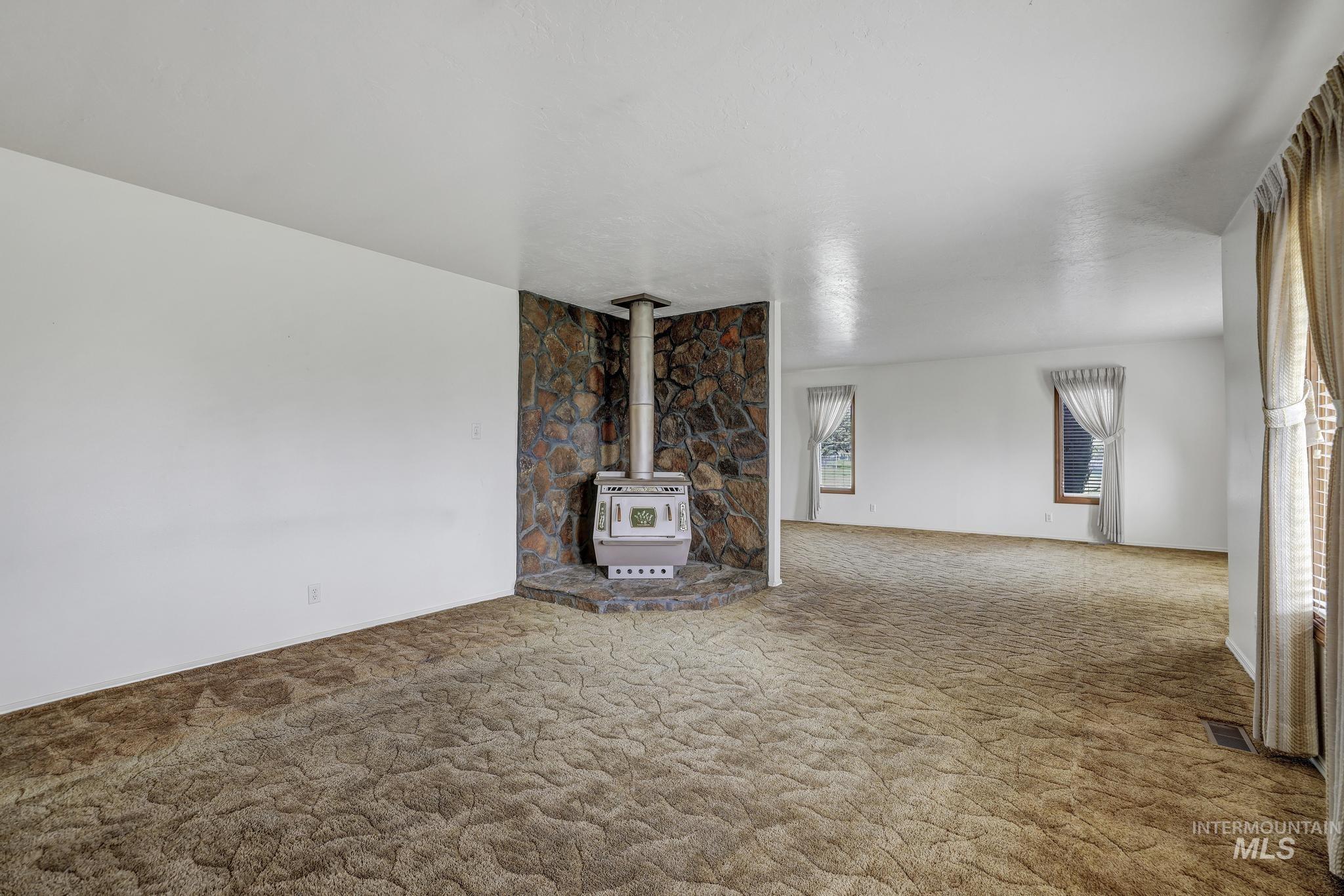 22 Horseshoe Cir, Jerome, Idaho 83338-5984, 3 Bedrooms, 2 Bathrooms, Residential For Sale, Price $600,000, 98981894