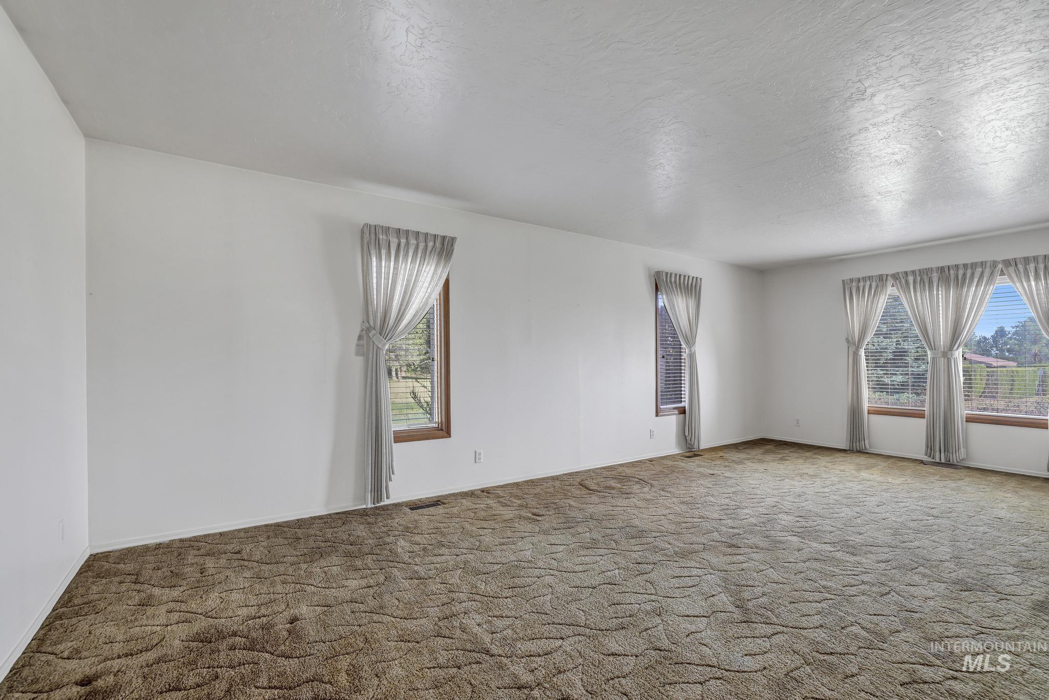 22 Horseshoe Cir, Jerome, Idaho 83338-5984, 3 Bedrooms, 2 Bathrooms, Residential For Sale, Price $600,000, 98981894