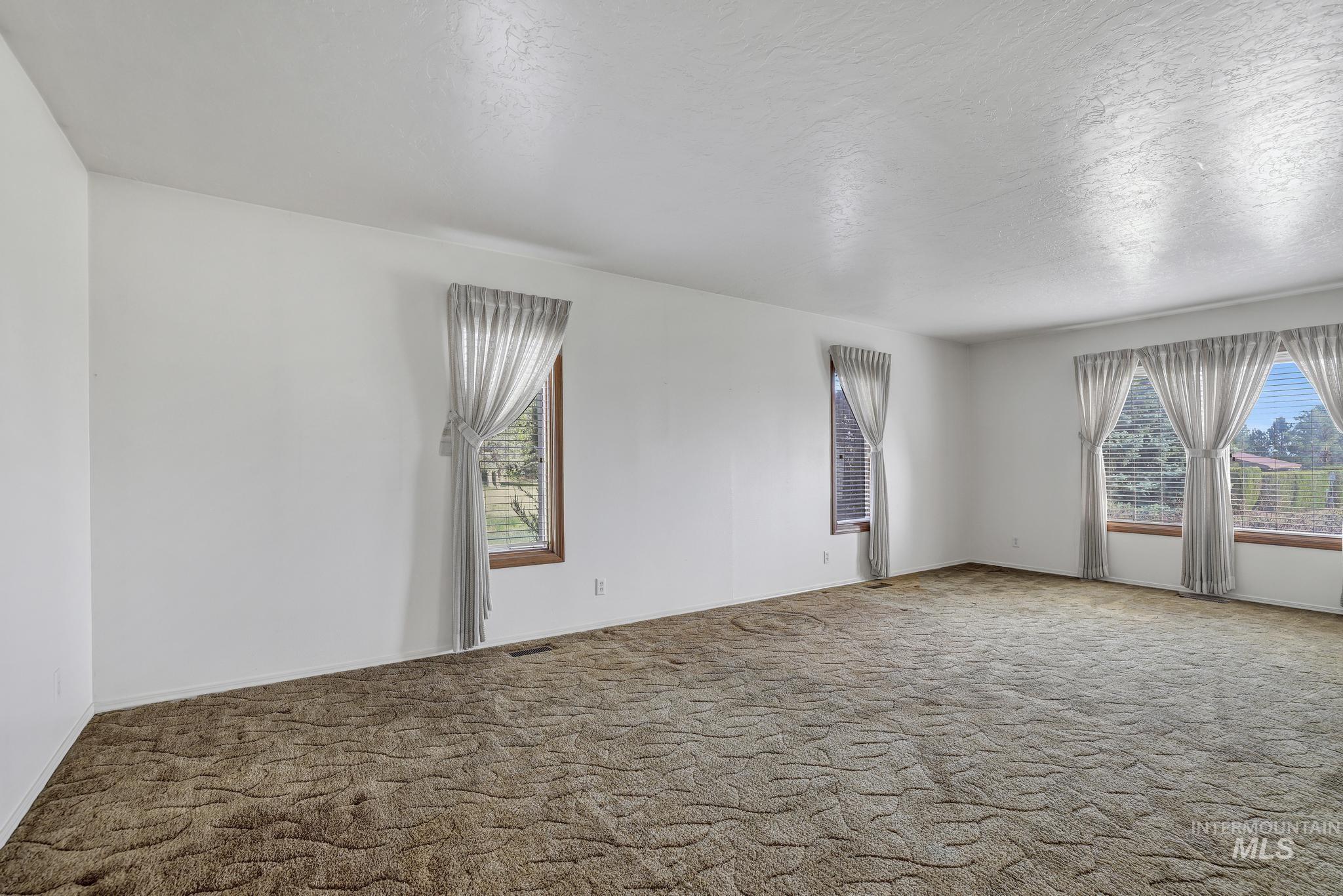 22 Horseshoe Cir, Jerome, Idaho 83338-5984, 3 Bedrooms, 2 Bathrooms, Residential For Sale, Price $600,000, 98981894