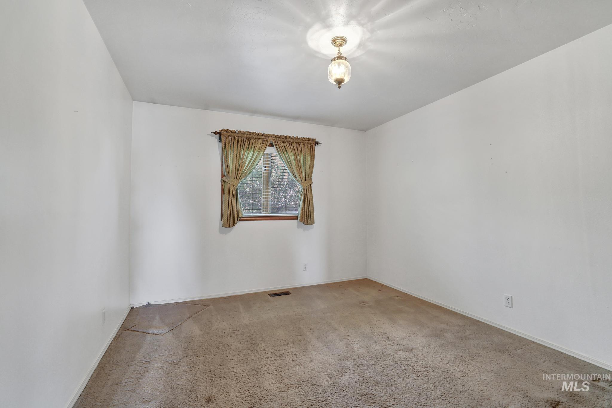 22 Horseshoe Cir, Jerome, Idaho 83338-5984, 3 Bedrooms, 2 Bathrooms, Residential For Sale, Price $600,000, 98981894