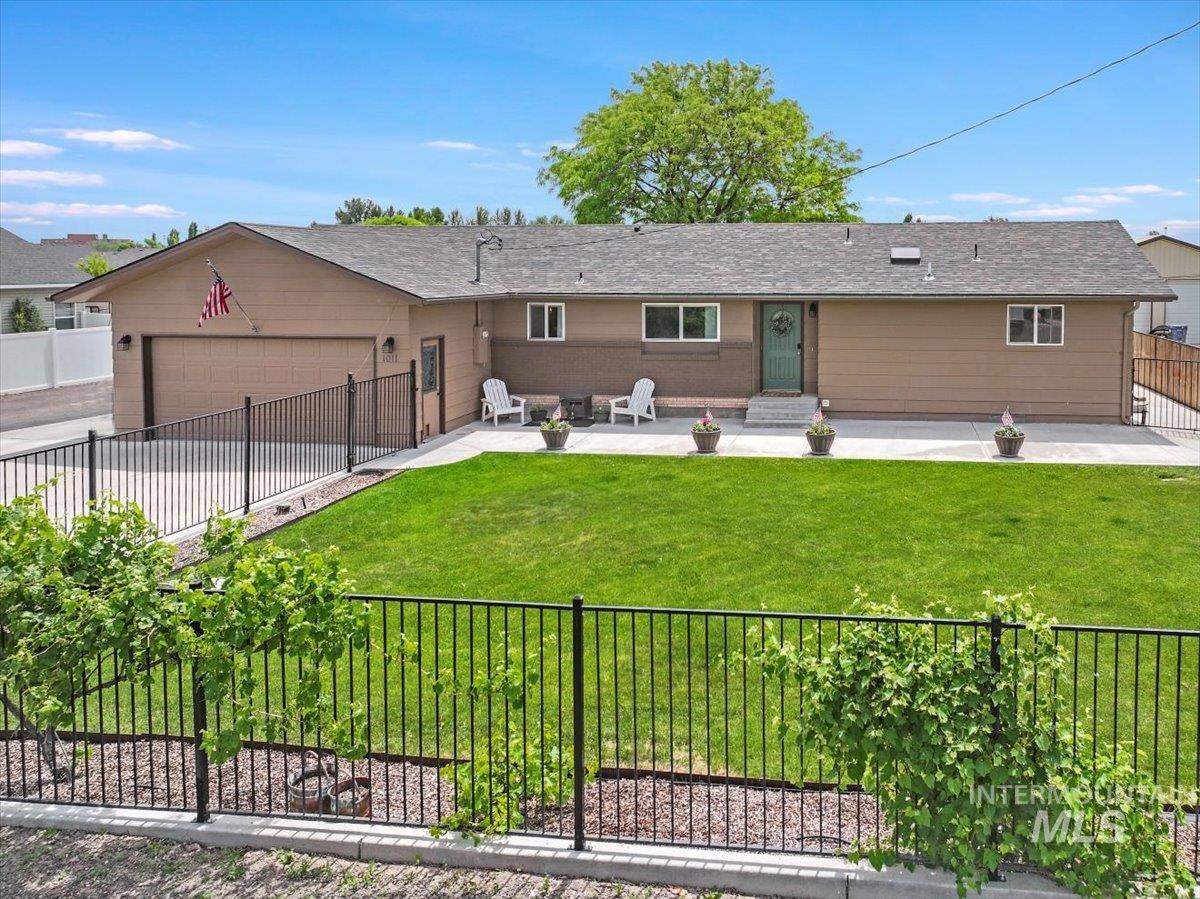 1011 Filer Ave W, Twin Falls, Idaho 83301, 3 Bedrooms, 3 Bathrooms, Residential For Sale, Price $650,000, 98981896