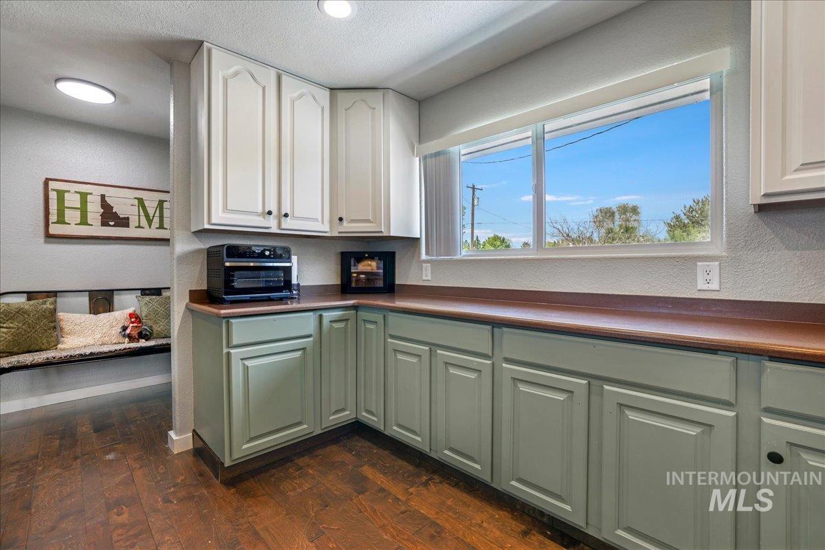 1011 Filer Ave W, Twin Falls, Idaho 83301, 3 Bedrooms, 3 Bathrooms, Residential For Sale, Price $650,000,MLS 98981896