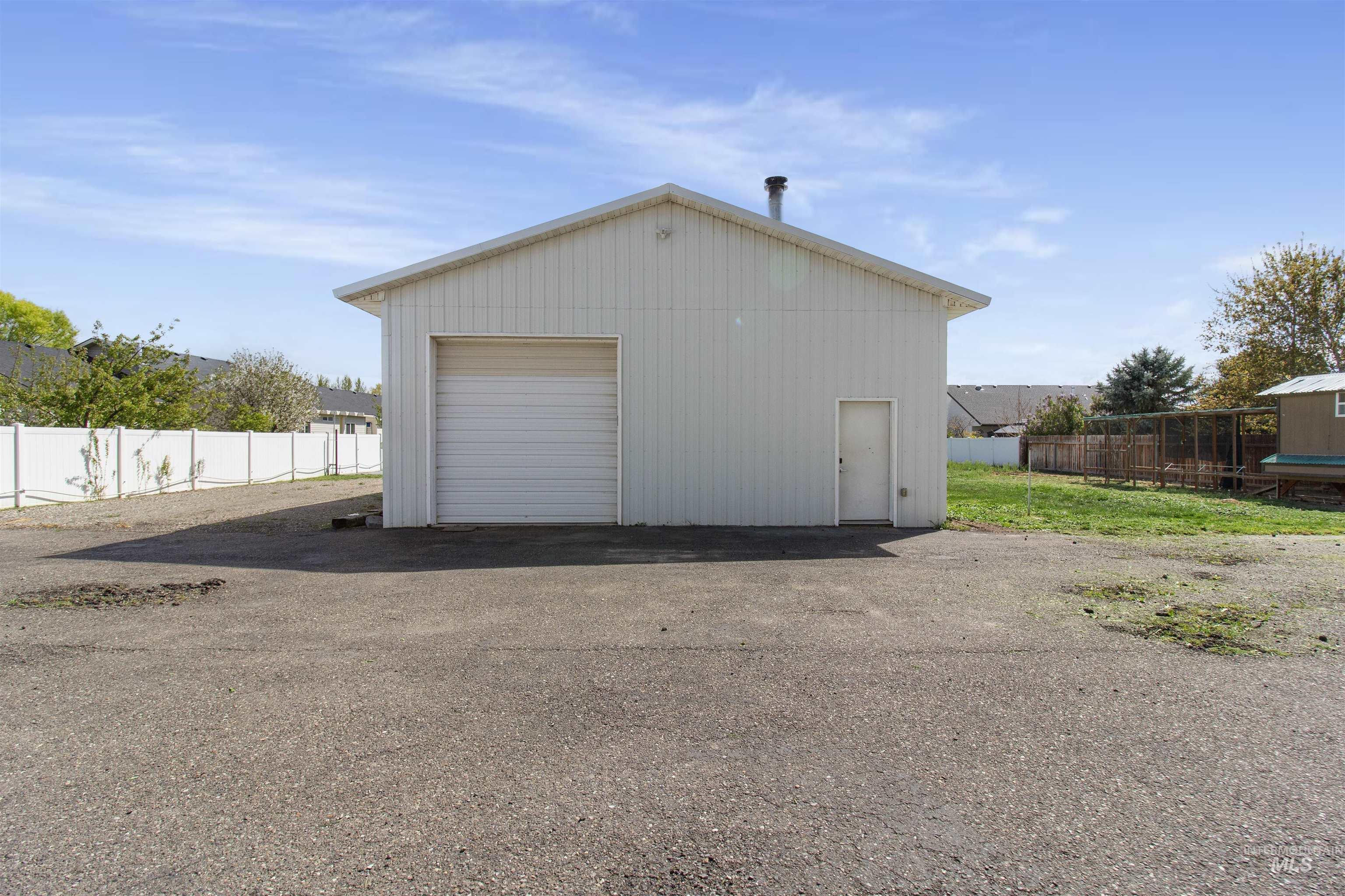 1011 Filer Ave W, Twin Falls, Idaho 83301, 3 Bedrooms, 3 Bathrooms, Residential For Sale, Price $650,000,MLS 98981896