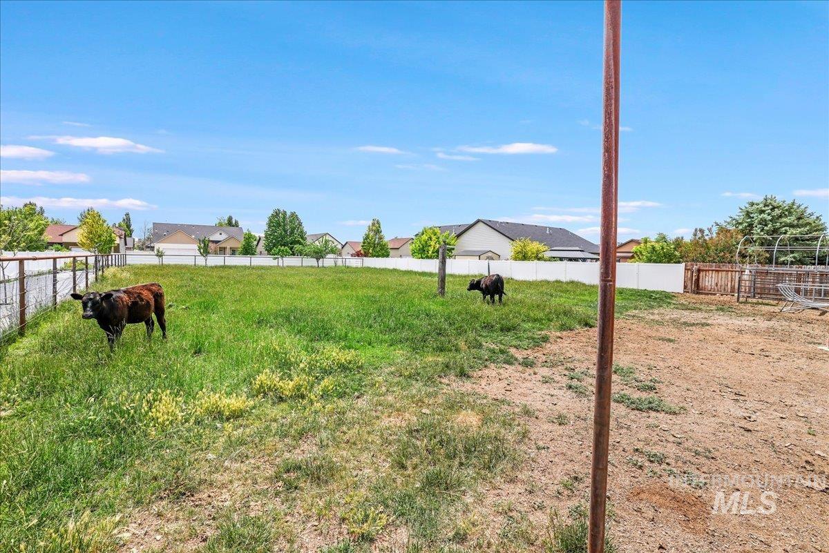 1011 Filer Ave W, Twin Falls, Idaho 83301, 3 Bedrooms, 3 Bathrooms, Residential For Sale, Price $650,000,MLS 98981896