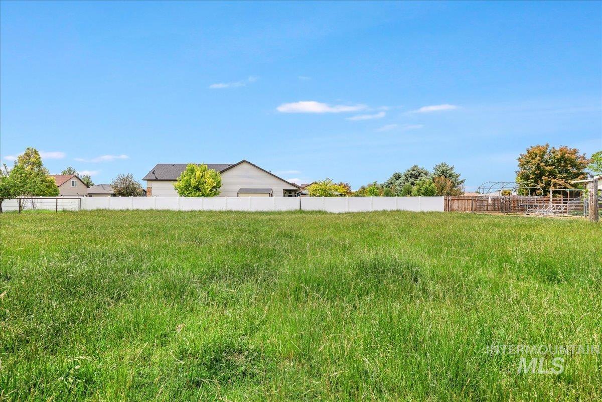 1011 Filer Ave W, Twin Falls, Idaho 83301, 3 Bedrooms, 3 Bathrooms, Residential For Sale, Price $650,000,MLS 98981896