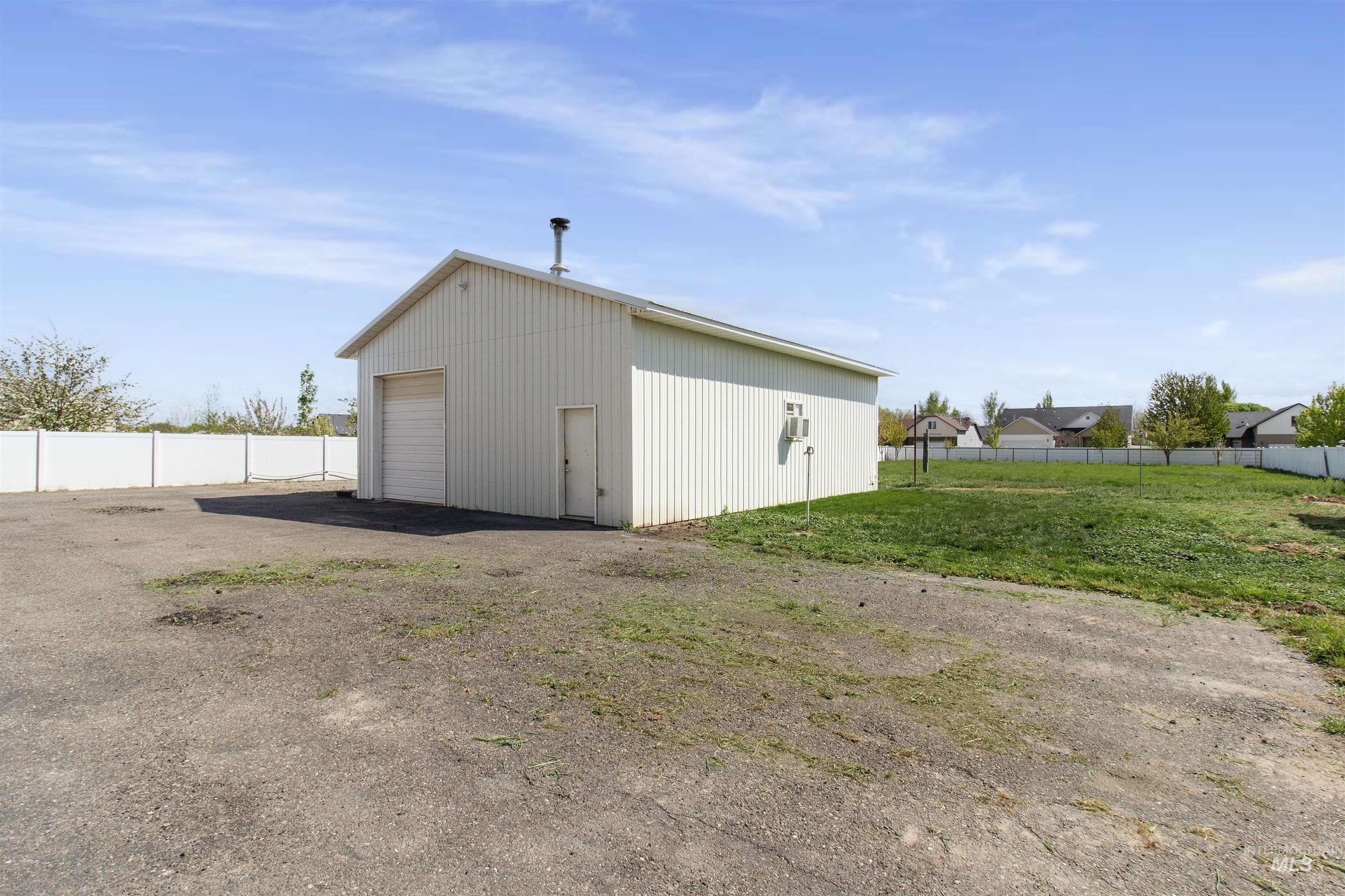 1011 Filer Ave W, Twin Falls, Idaho 83301, 3 Bedrooms, 3 Bathrooms, Residential For Sale, Price $650,000,MLS 98981896