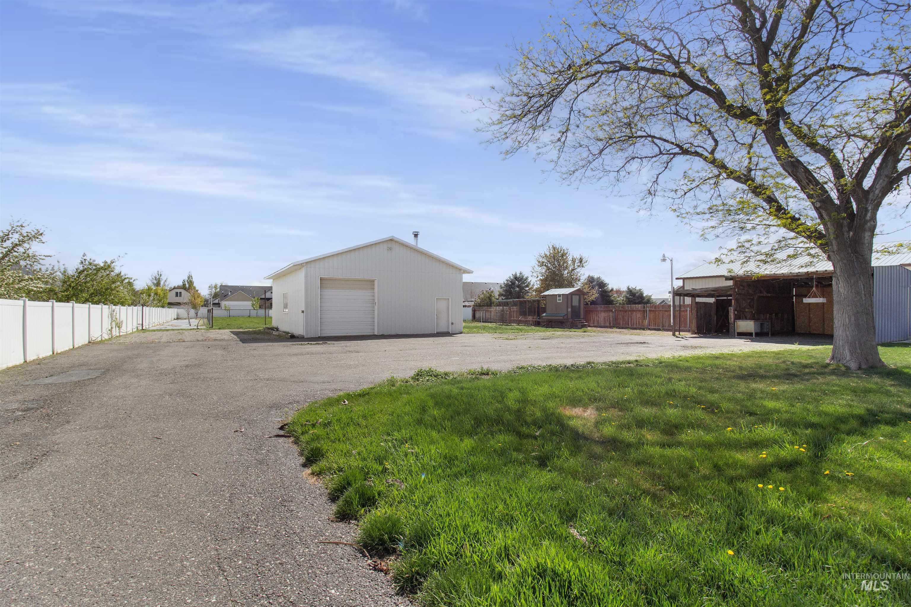 1011 Filer Ave W, Twin Falls, Idaho 83301, 3 Bedrooms, 3 Bathrooms, Residential For Sale, Price $650,000,MLS 98981896