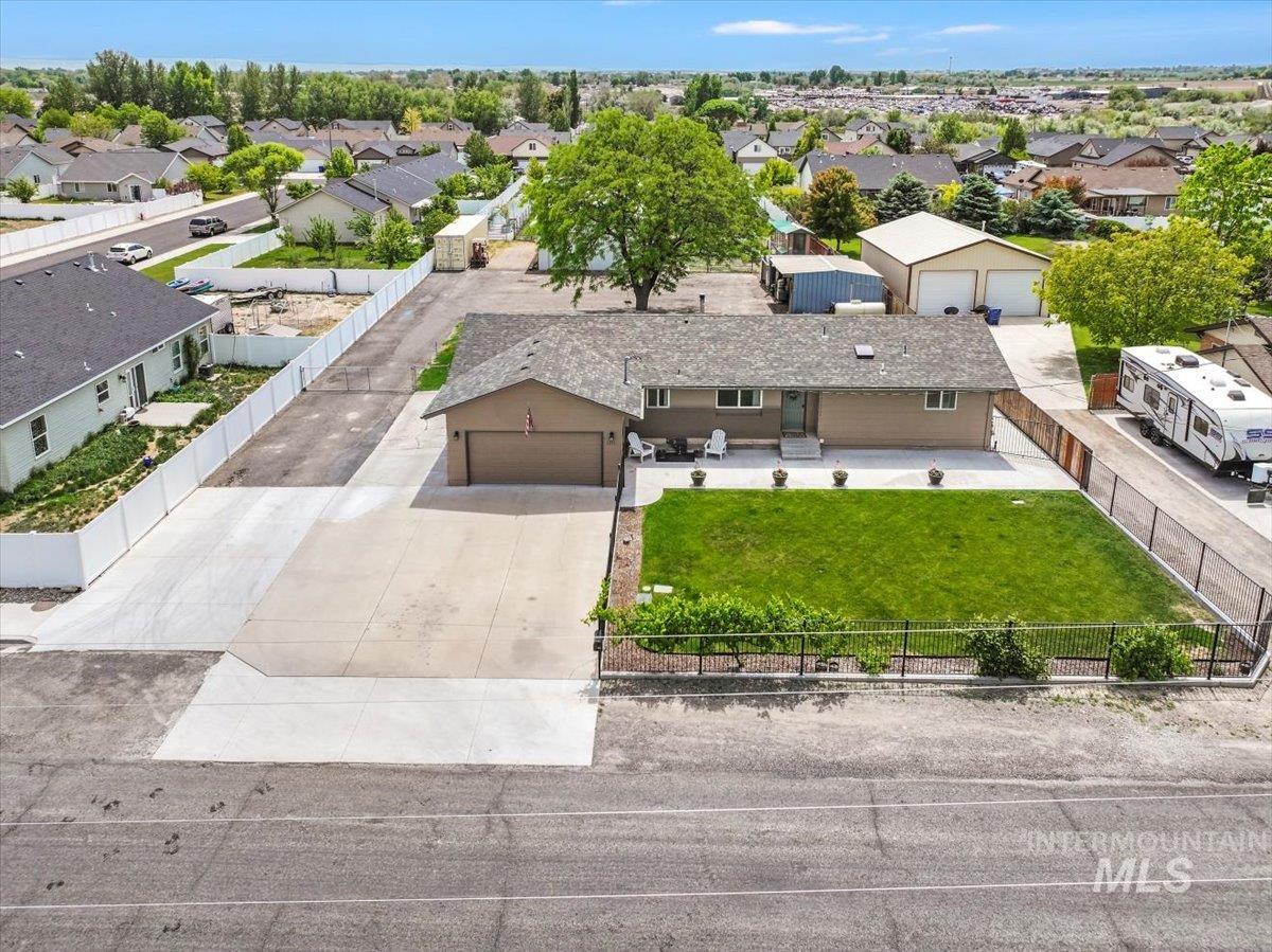 1011 Filer Ave W, Twin Falls, Idaho 83301, 3 Bedrooms, 3 Bathrooms, Residential For Sale, Price $650,000,MLS 98981896