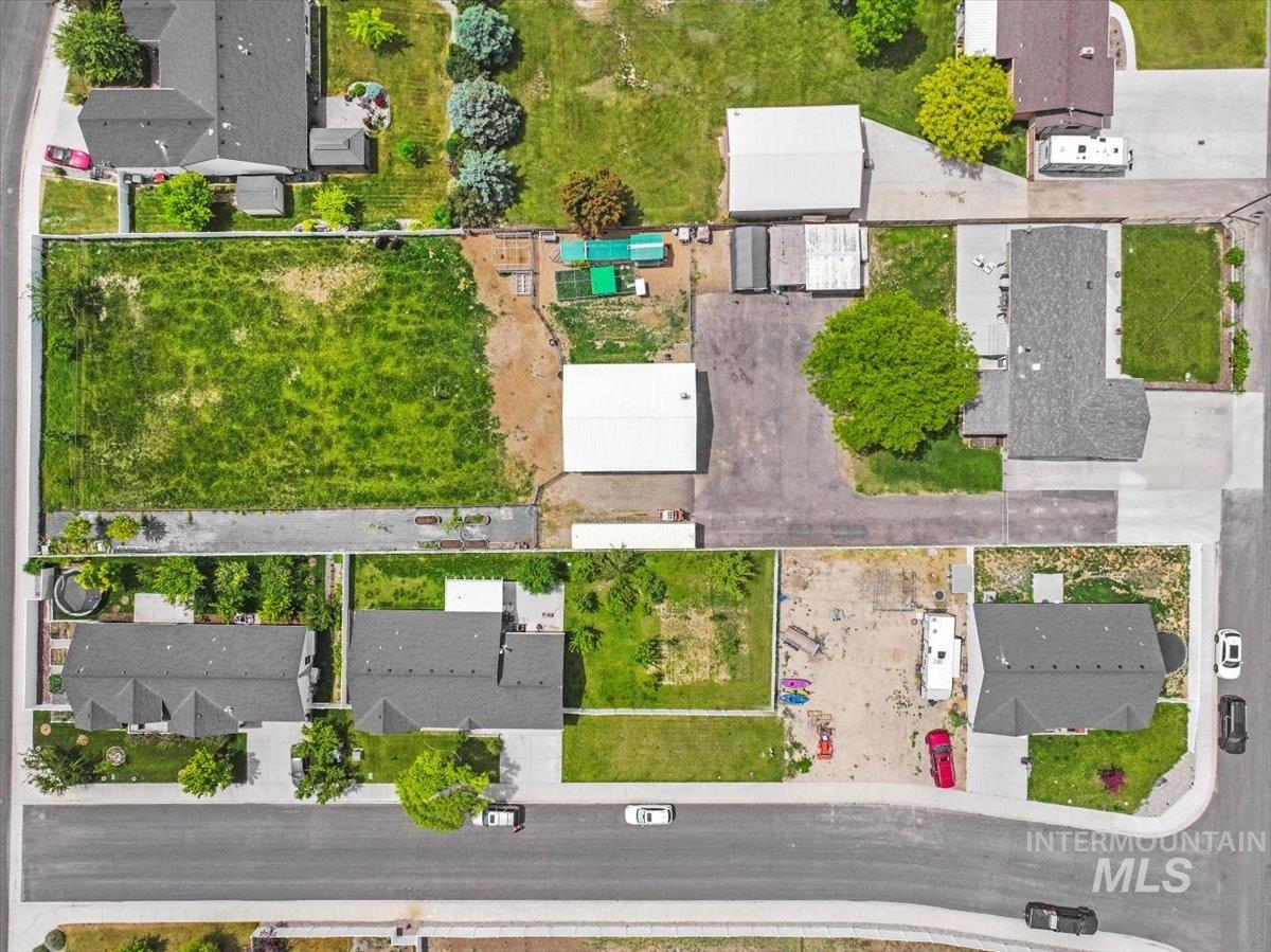 1011 Filer Ave W, Twin Falls, Idaho 83301, 3 Bedrooms, 3 Bathrooms, Residential For Sale, Price $650,000,MLS 98981896