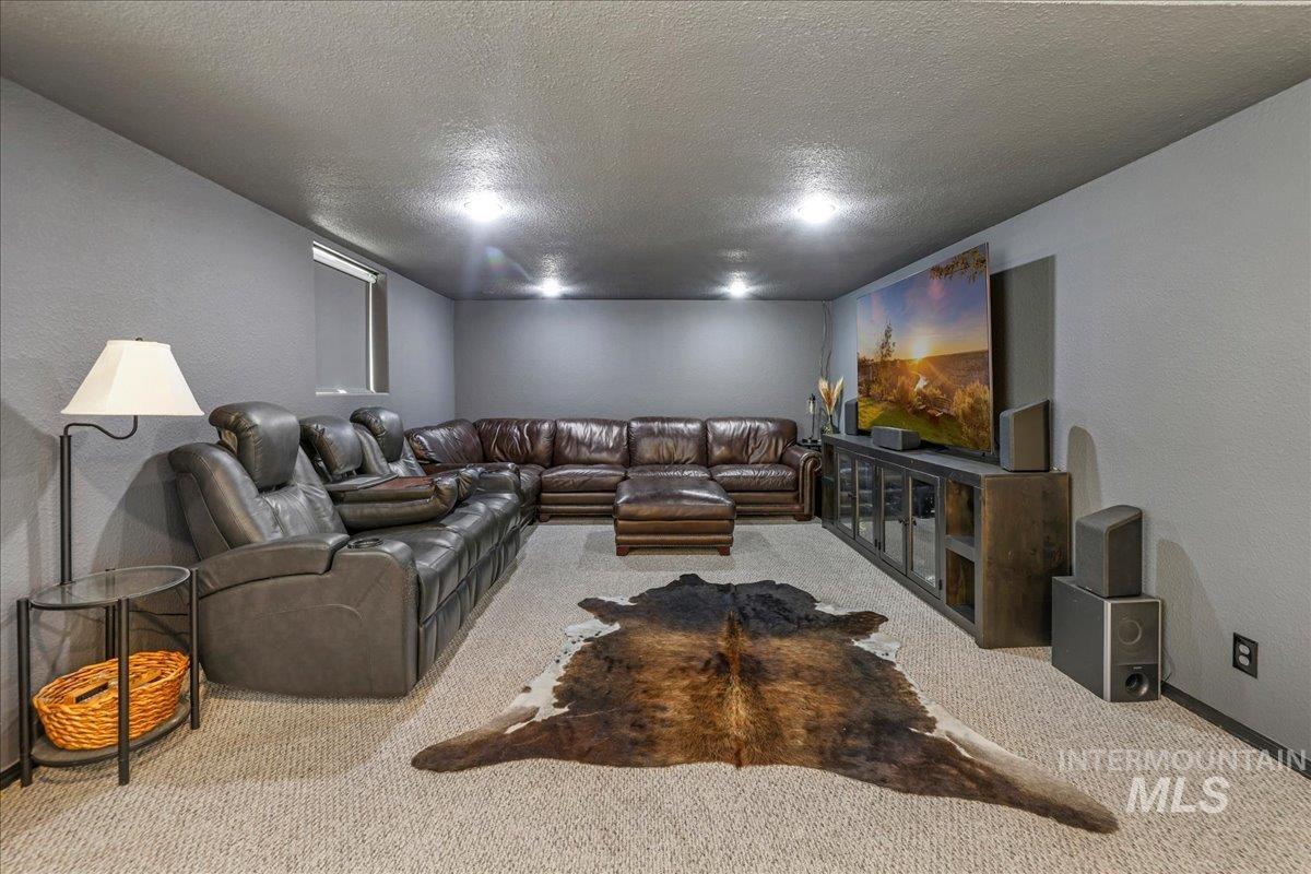 1011 Filer Ave W, Twin Falls, Idaho 83301, 3 Bedrooms, 3 Bathrooms, Residential For Sale, Price $650,000,MLS 98981896