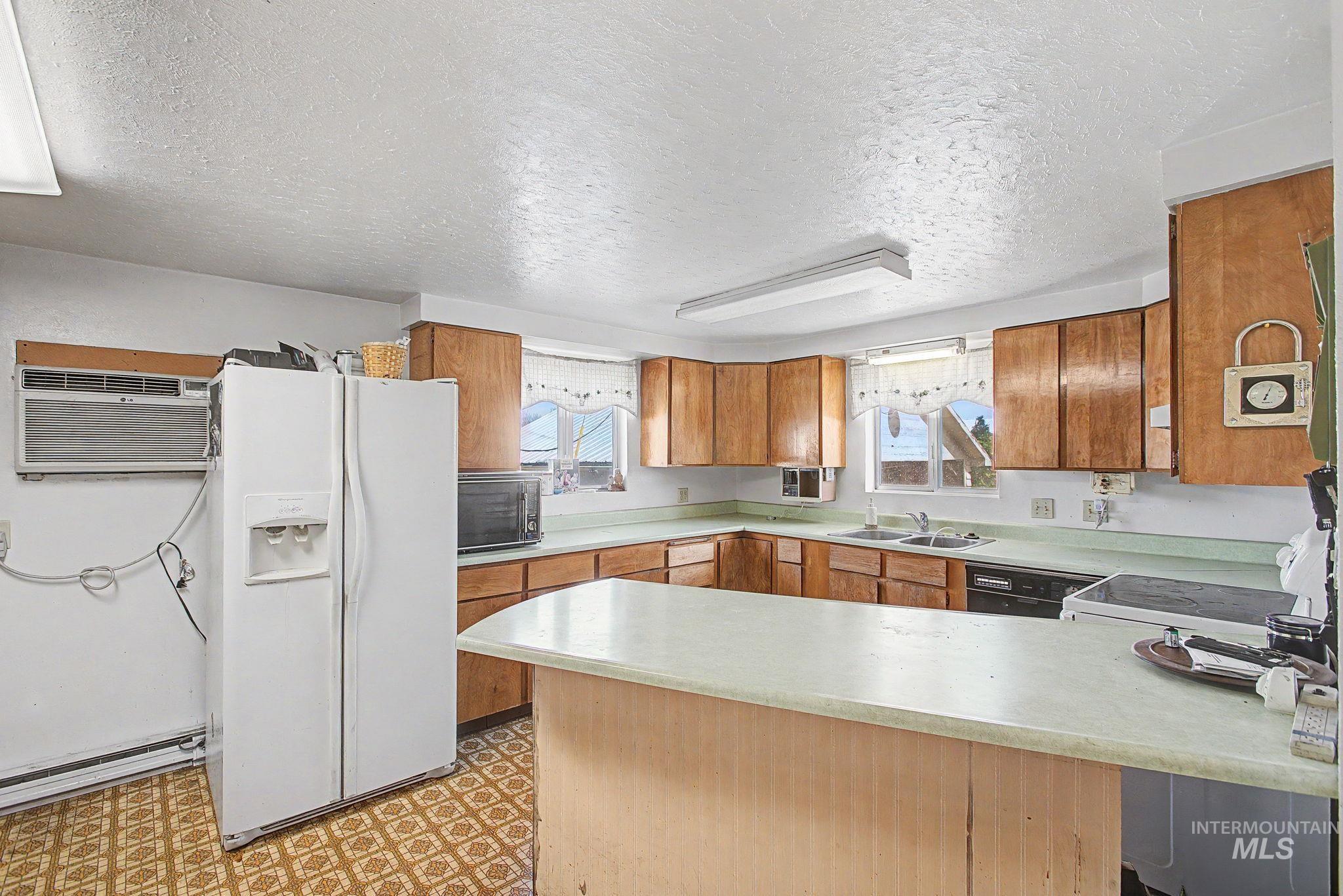 715 Bryden Avenue, Lewiston, Idaho 83501, 3 Bedrooms, 1.5 Bathrooms, Residential For Sale, Price $500,000, 98981900