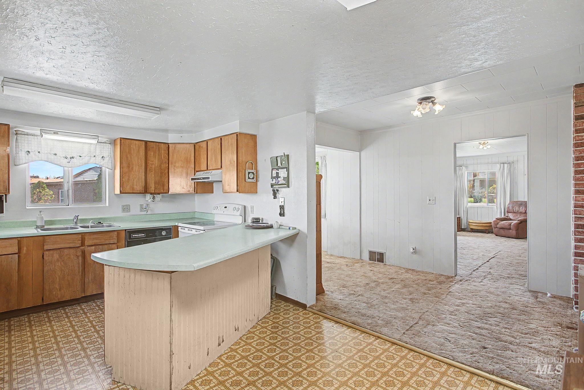 715 Bryden Avenue, Lewiston, Idaho 83501, 3 Bedrooms, 1.5 Bathrooms, Residential For Sale, Price $500,000, 98981900