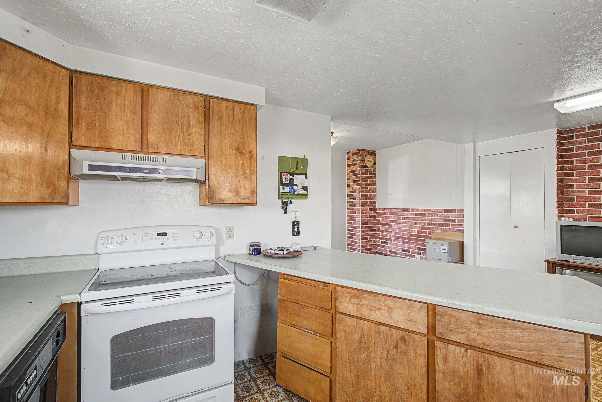 715 Bryden Avenue, Lewiston, Idaho 83501, 3 Bedrooms, 1.5 Bathrooms, Residential For Sale, Price $500,000, 98981900