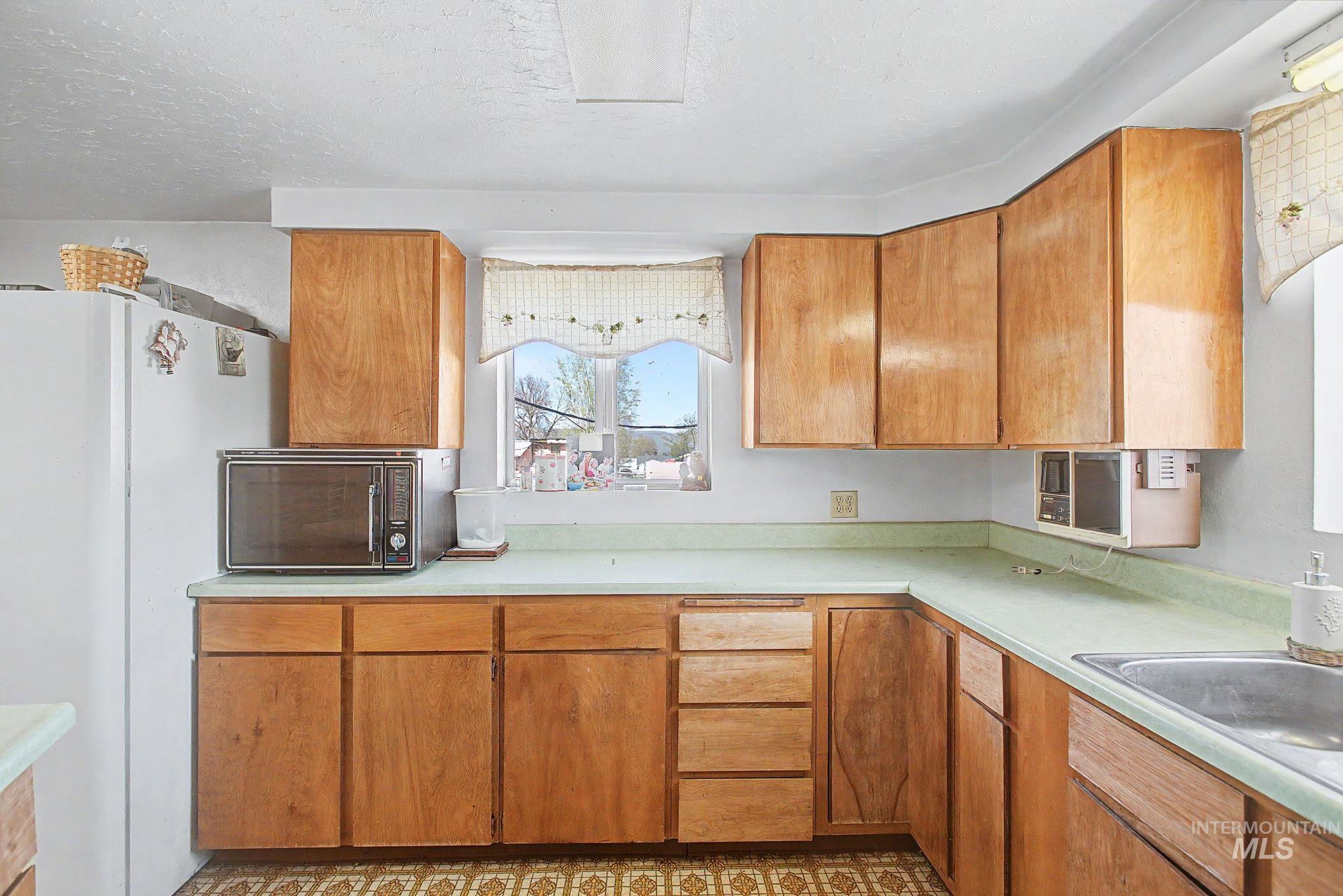 715 Bryden Avenue, Lewiston, Idaho 83501, 3 Bedrooms, 1.5 Bathrooms, Residential For Sale, Price $500,000, 98981900