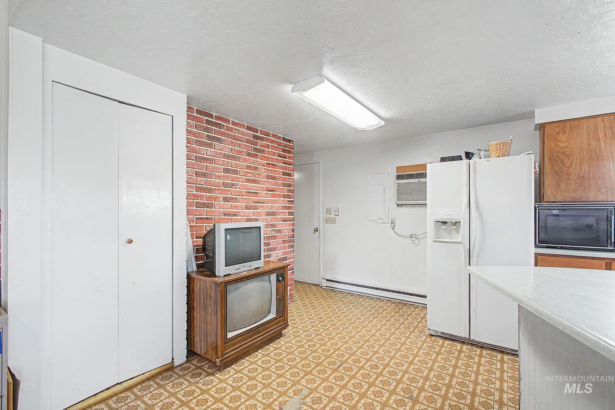 715 Bryden Avenue, Lewiston, Idaho 83501, 3 Bedrooms, 1.5 Bathrooms, Residential For Sale, Price $500,000, 98981900