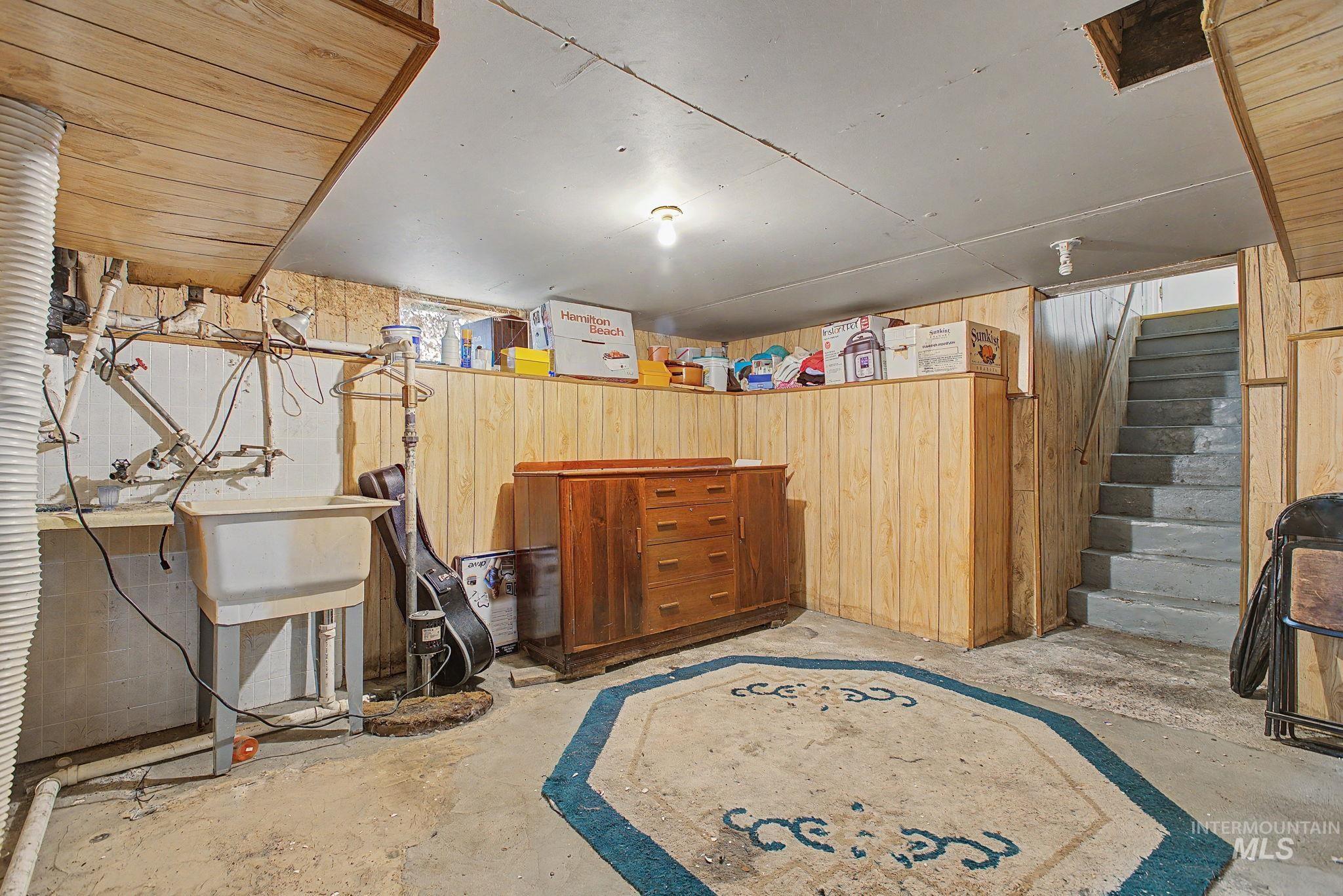715 Bryden Avenue, Lewiston, Idaho 83501, 3 Bedrooms, 1.5 Bathrooms, Residential For Sale, Price $500,000, 98981900