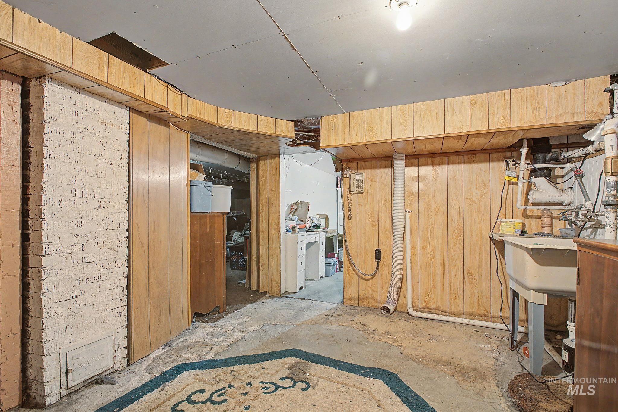 715 Bryden Avenue, Lewiston, Idaho 83501, 3 Bedrooms, 1.5 Bathrooms, Residential For Sale, Price $500,000, 98981900