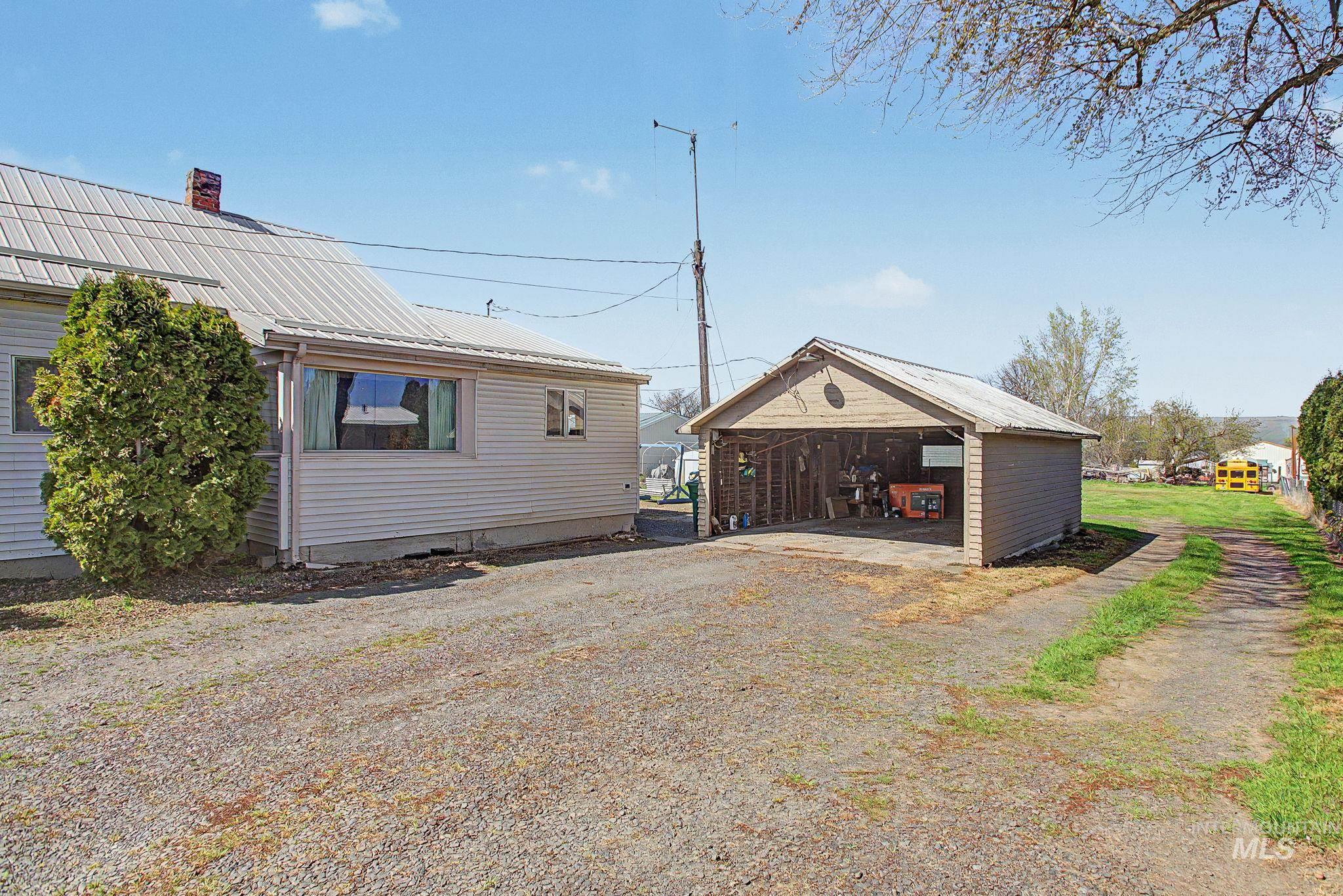 715 Bryden Avenue, Lewiston, Idaho 83501, 3 Bedrooms, 1.5 Bathrooms, Residential For Sale, Price $500,000, 98981900