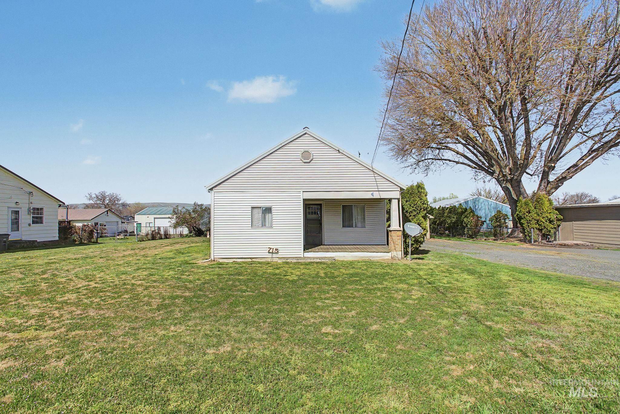 715 Bryden Avenue, Lewiston, Idaho 83501, 3 Bedrooms, 1.5 Bathrooms, Residential For Sale, Price $500,000, 98981900