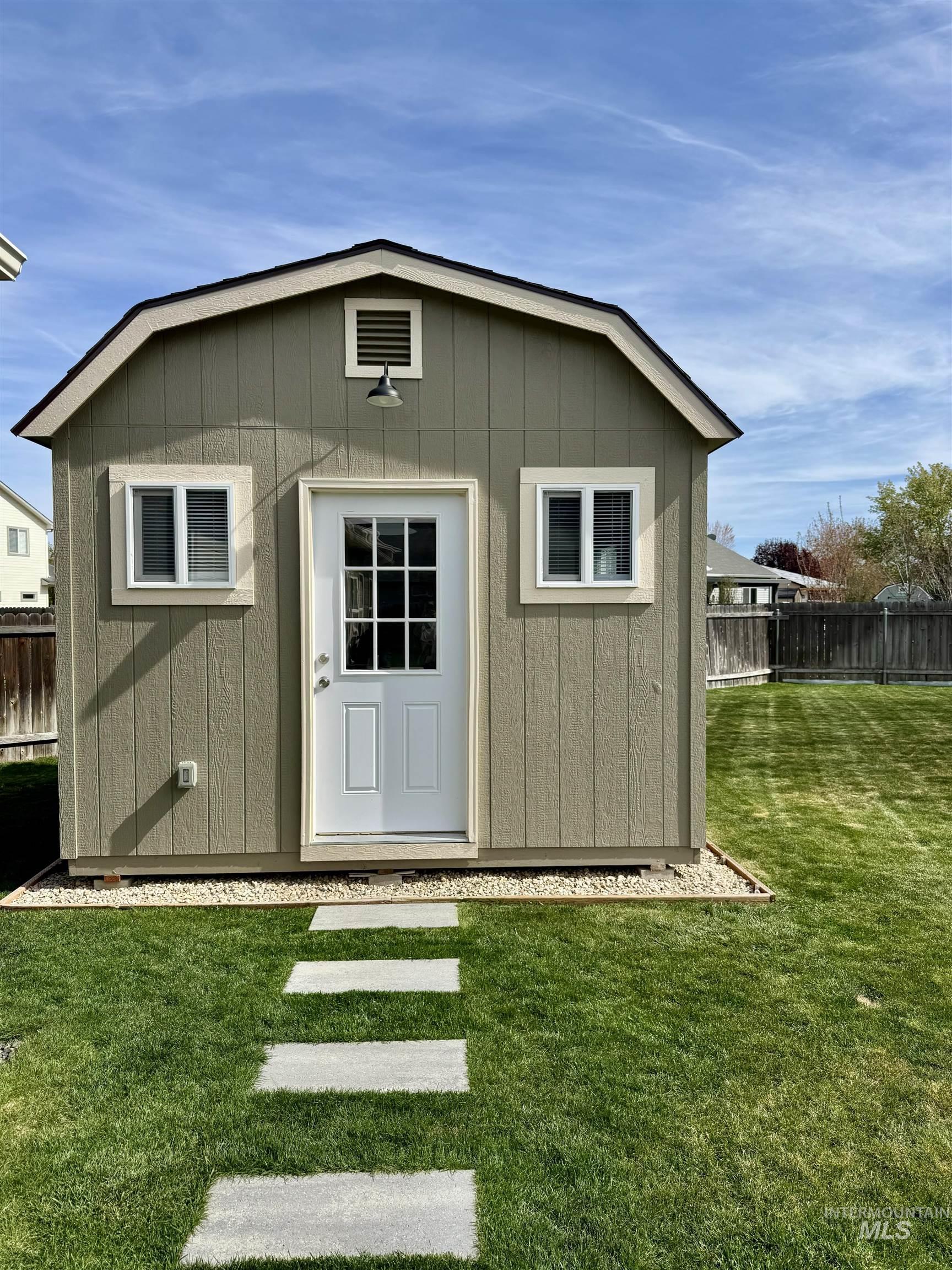 2600 N Cinnamon Pl, Meridian, Idaho 83646, 3 Bedrooms, 2 Bathrooms, Residential For Sale, Price $459,900, 98981904