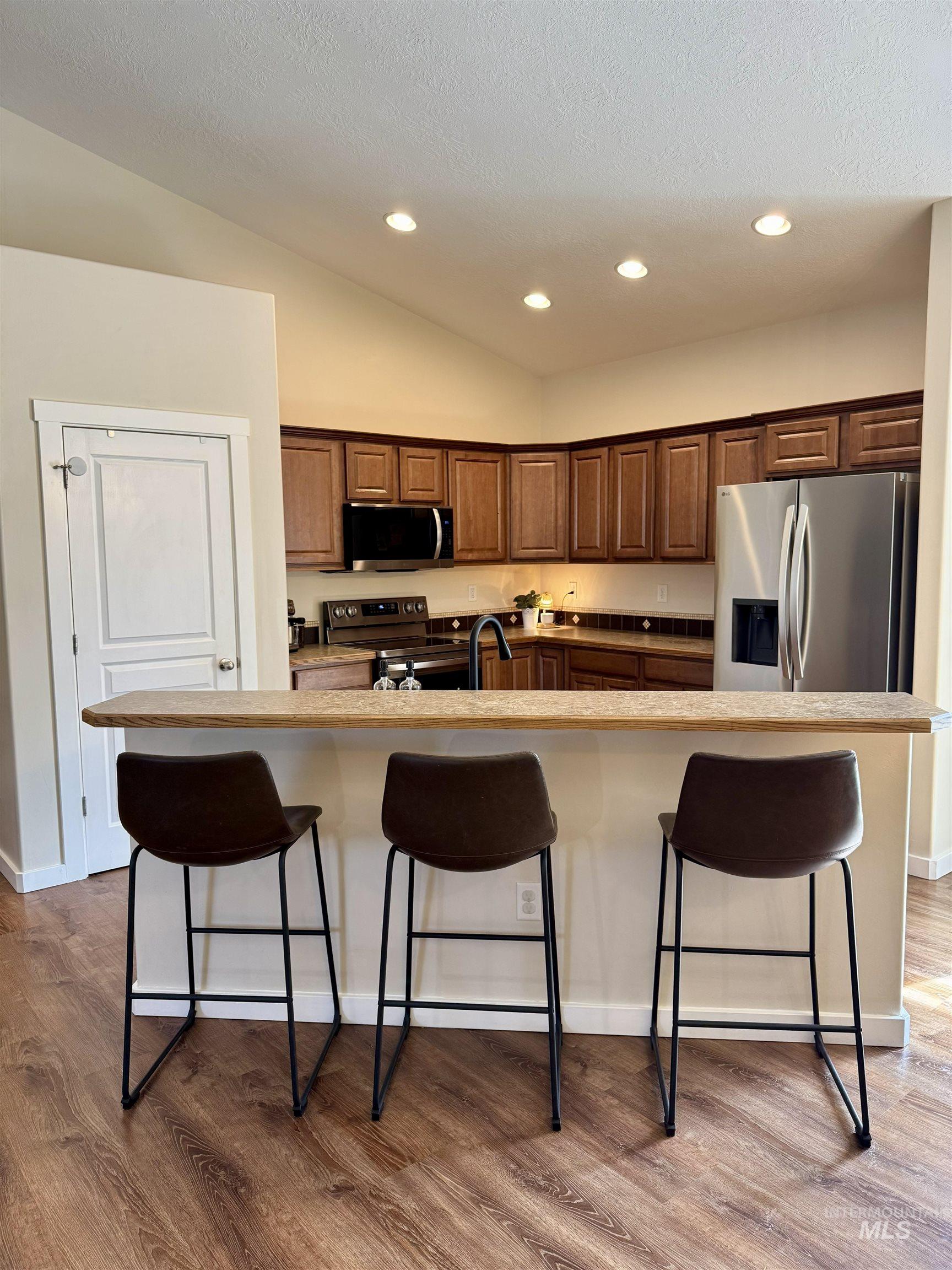 2600 N Cinnamon Pl, Meridian, Idaho 83646, 3 Bedrooms, 2 Bathrooms, Residential For Sale, Price $459,900, 98981904