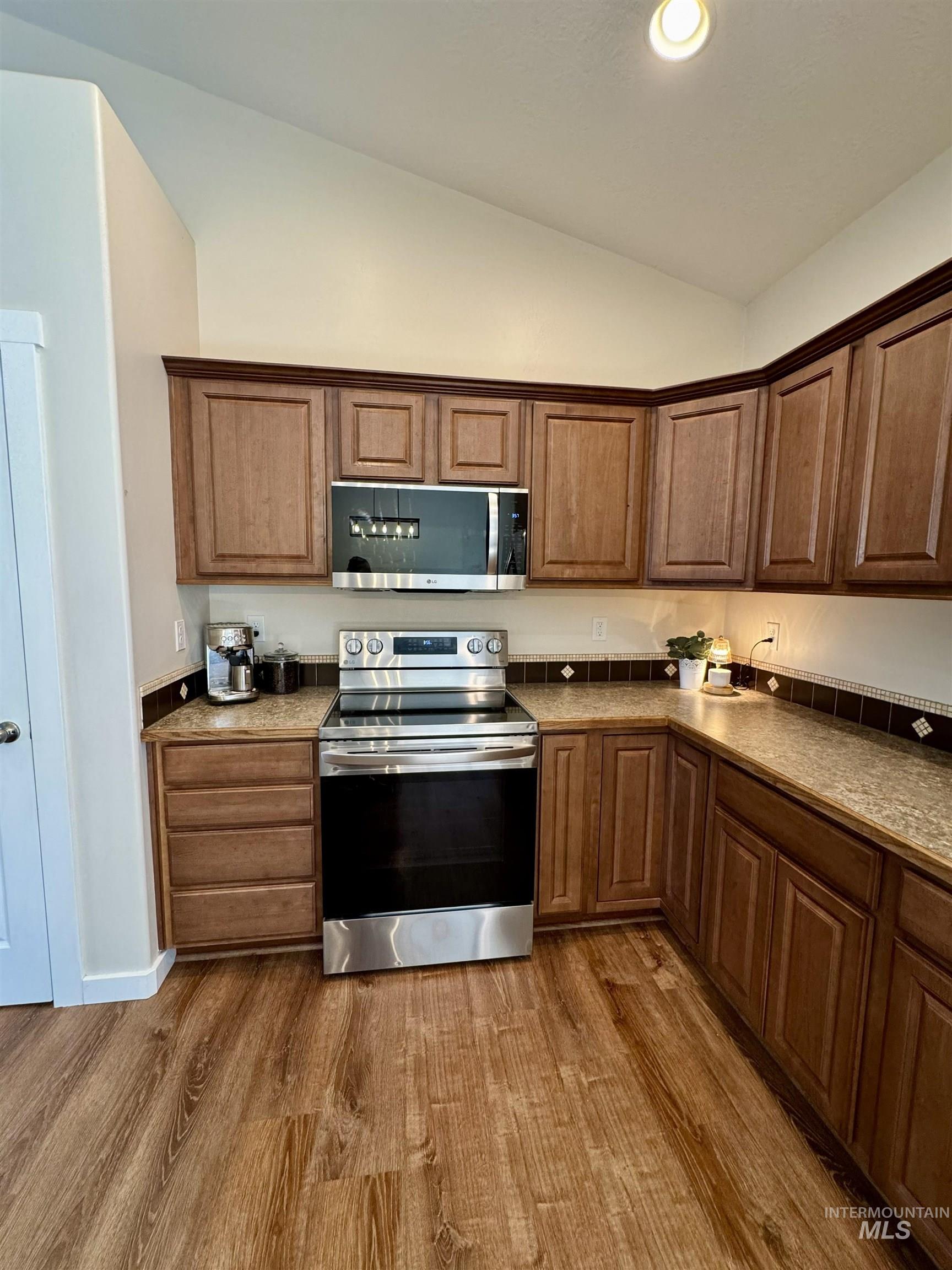 2600 N Cinnamon Pl, Meridian, Idaho 83646, 3 Bedrooms, 2 Bathrooms, Residential For Sale, Price $459,900, 98981904
