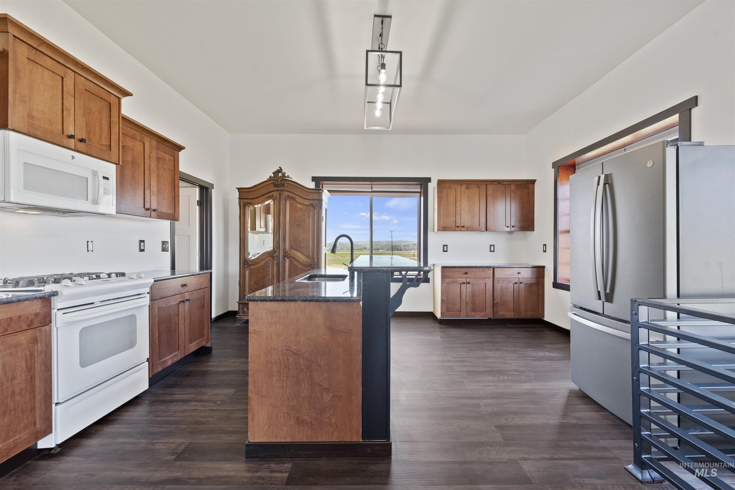 2480 Galey Street, Weiser, Idaho 83672, 2 Bedrooms, 2 Bathrooms, Residential For Sale, Price $360,000, 98981906