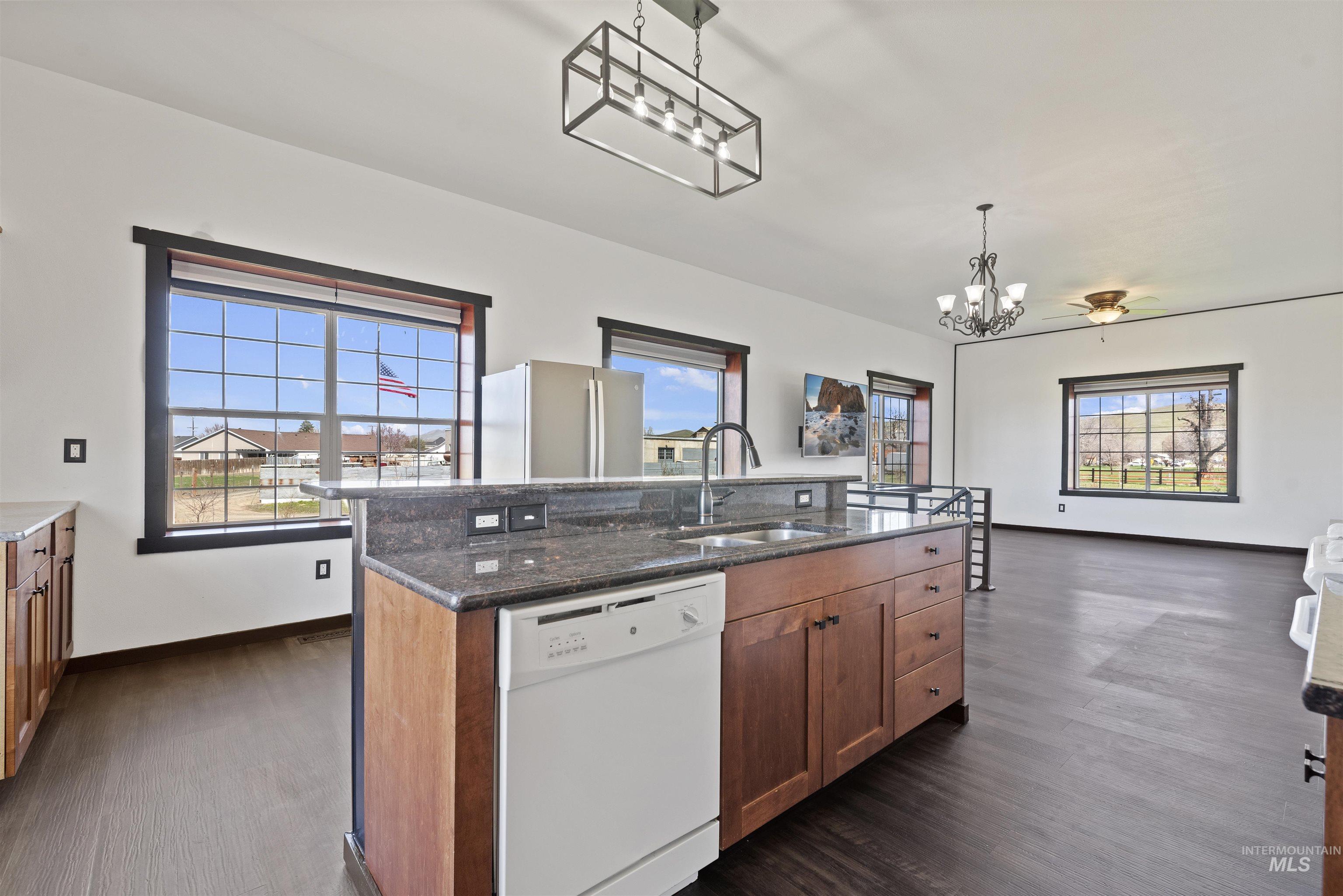 2480 Galey Street, Weiser, Idaho 83672, 2 Bedrooms, 2 Bathrooms, Residential For Sale, Price $360,000, 98981906