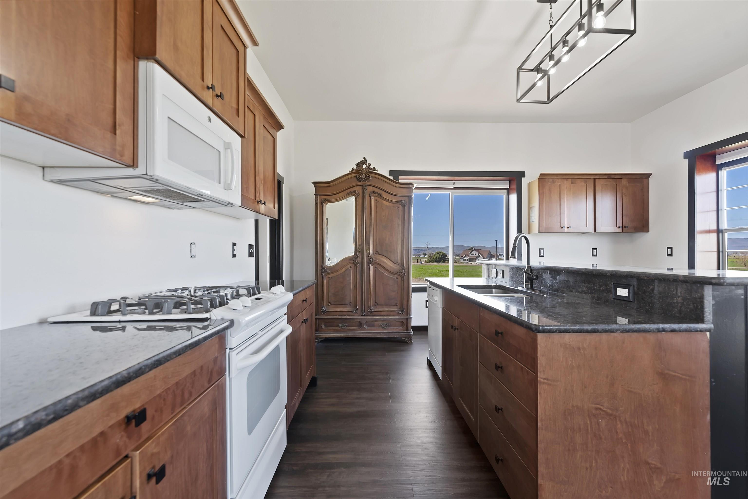 2480 Galey Street, Weiser, Idaho 83672, 2 Bedrooms, 2 Bathrooms, Residential For Sale, Price $360,000, 98981906