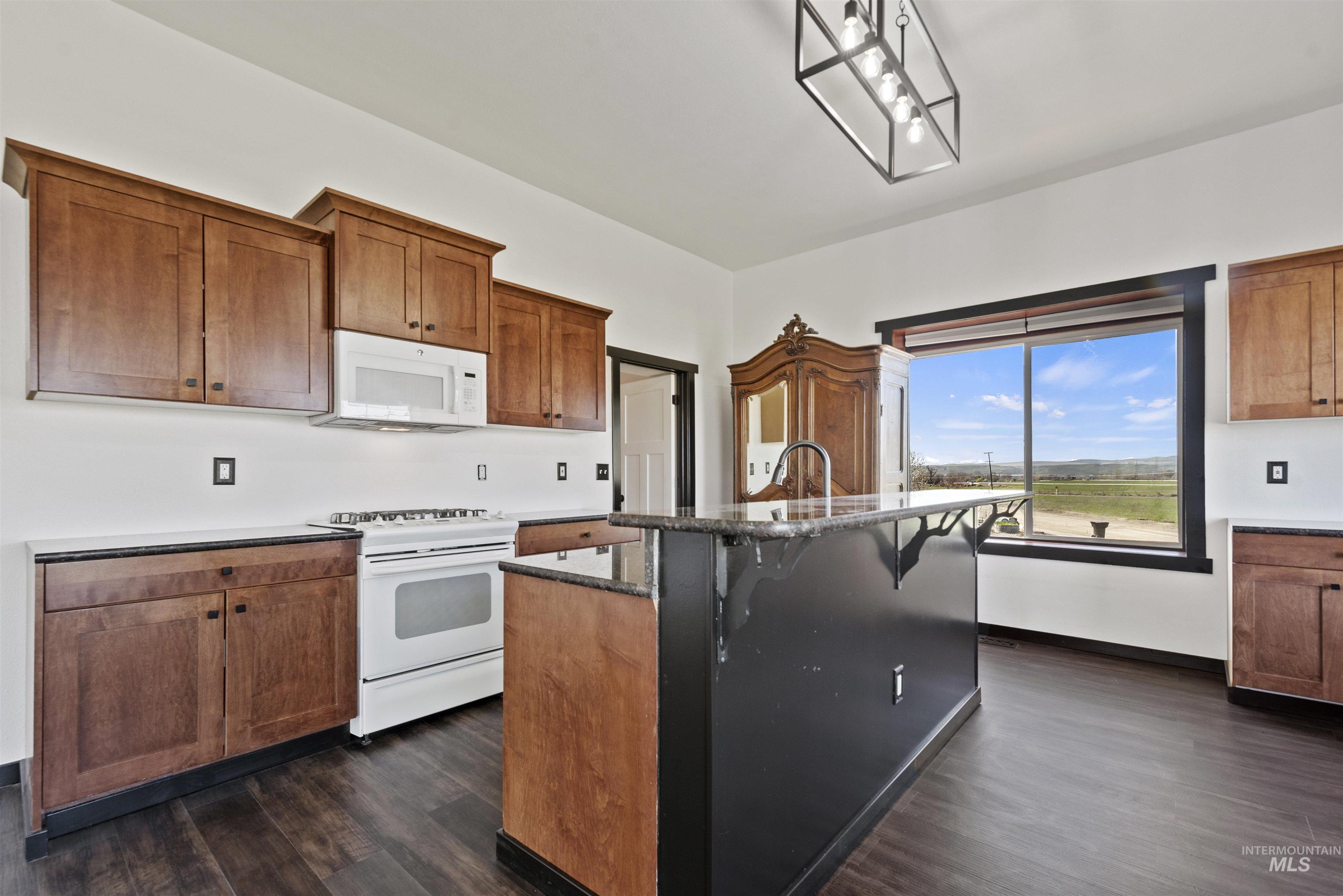 2480 Galey Street, Weiser, Idaho 83672, 2 Bedrooms, 2 Bathrooms, Residential For Sale, Price $360,000, 98981906