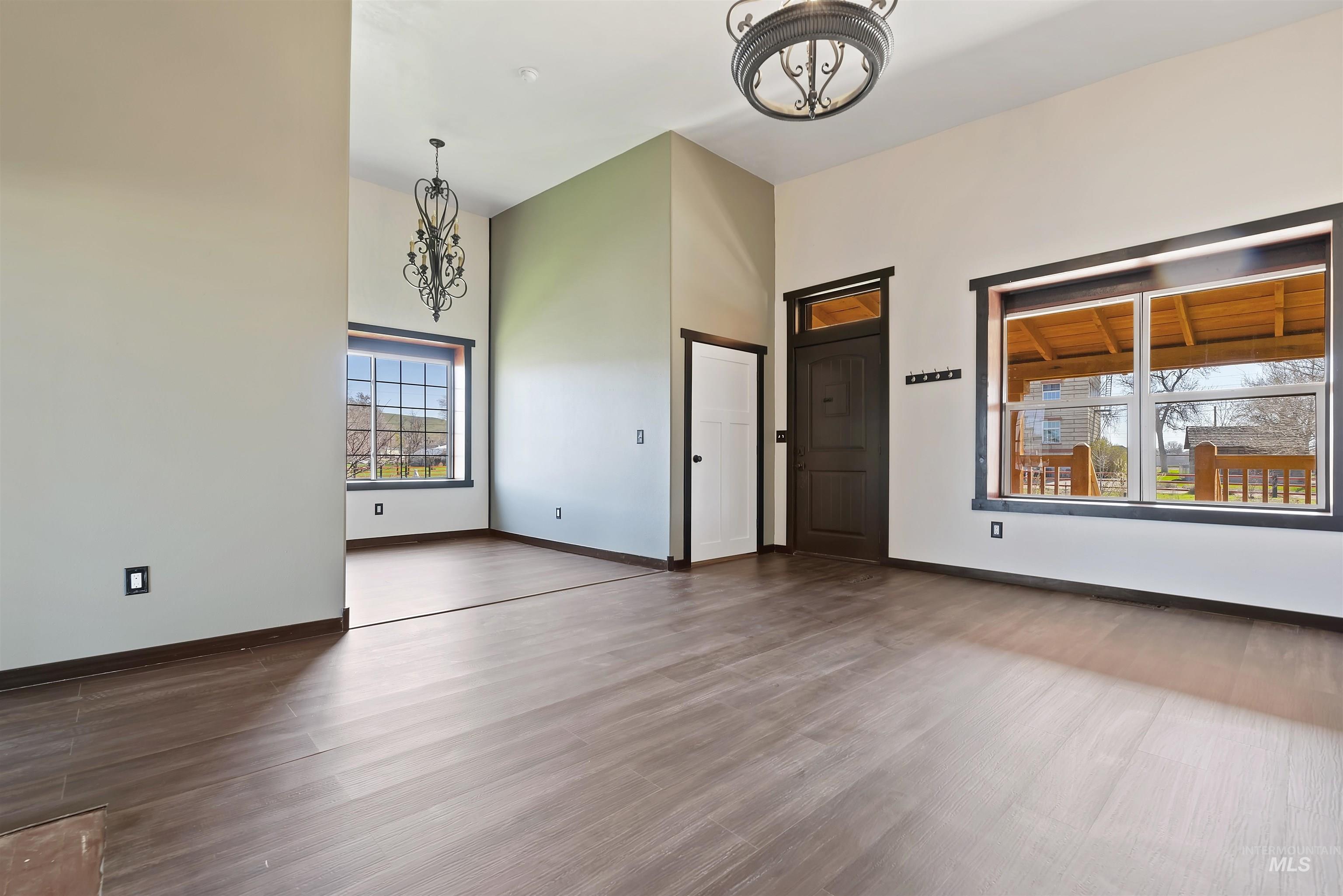 2480 Galey Street, Weiser, Idaho 83672, 2 Bedrooms, 2 Bathrooms, Residential For Sale, Price $385,000,MLS 98981906